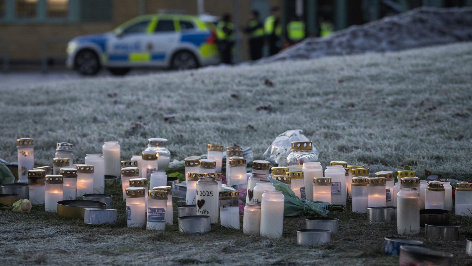 Emlékhely a lövöldözés helyszínén február 6-án 