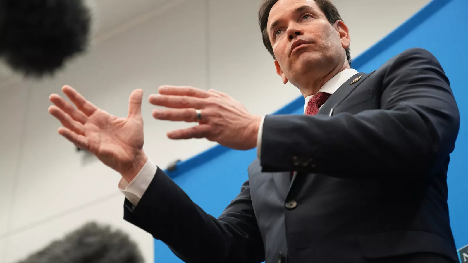 „Teszteljük, hogy az oroszok érdekeltek-e a békében. A tetteik fogják eldönteni” – mondta Marco Rubio a NATO külügyminiszteri tanácskozásán