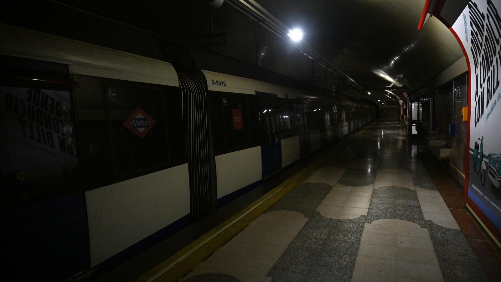 Metrószerelvény hétfőn Madridban 