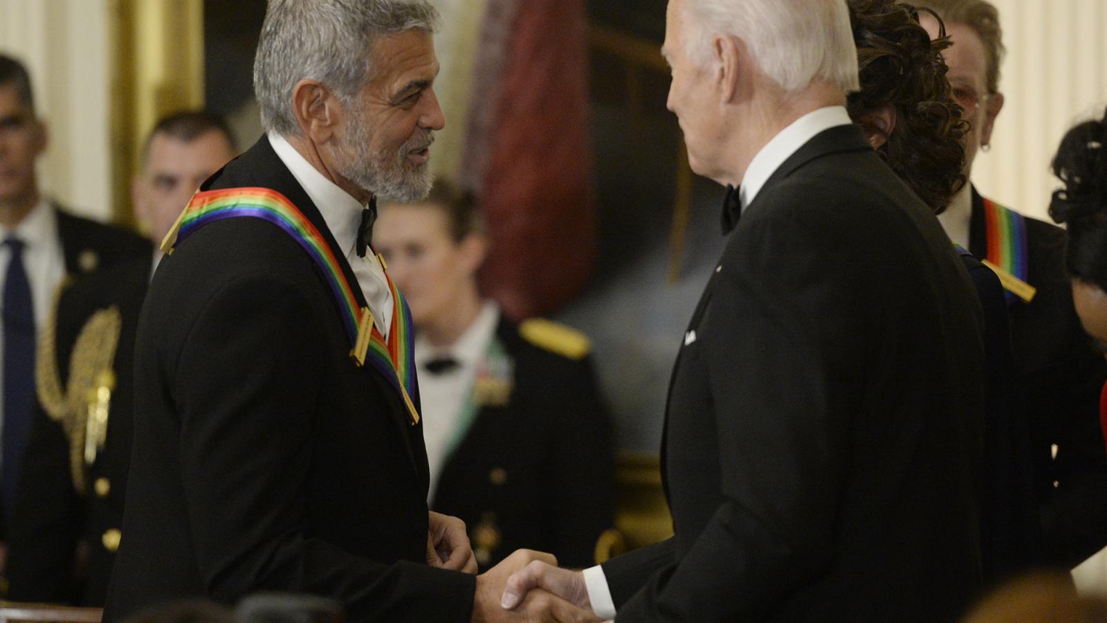 „A liberális Amerika hangja” tavaly Joe Biden adománygyűjtésének társzervezője volt, kilenc éve ügyvéd feleségével jogvédő szervezetet is alapított