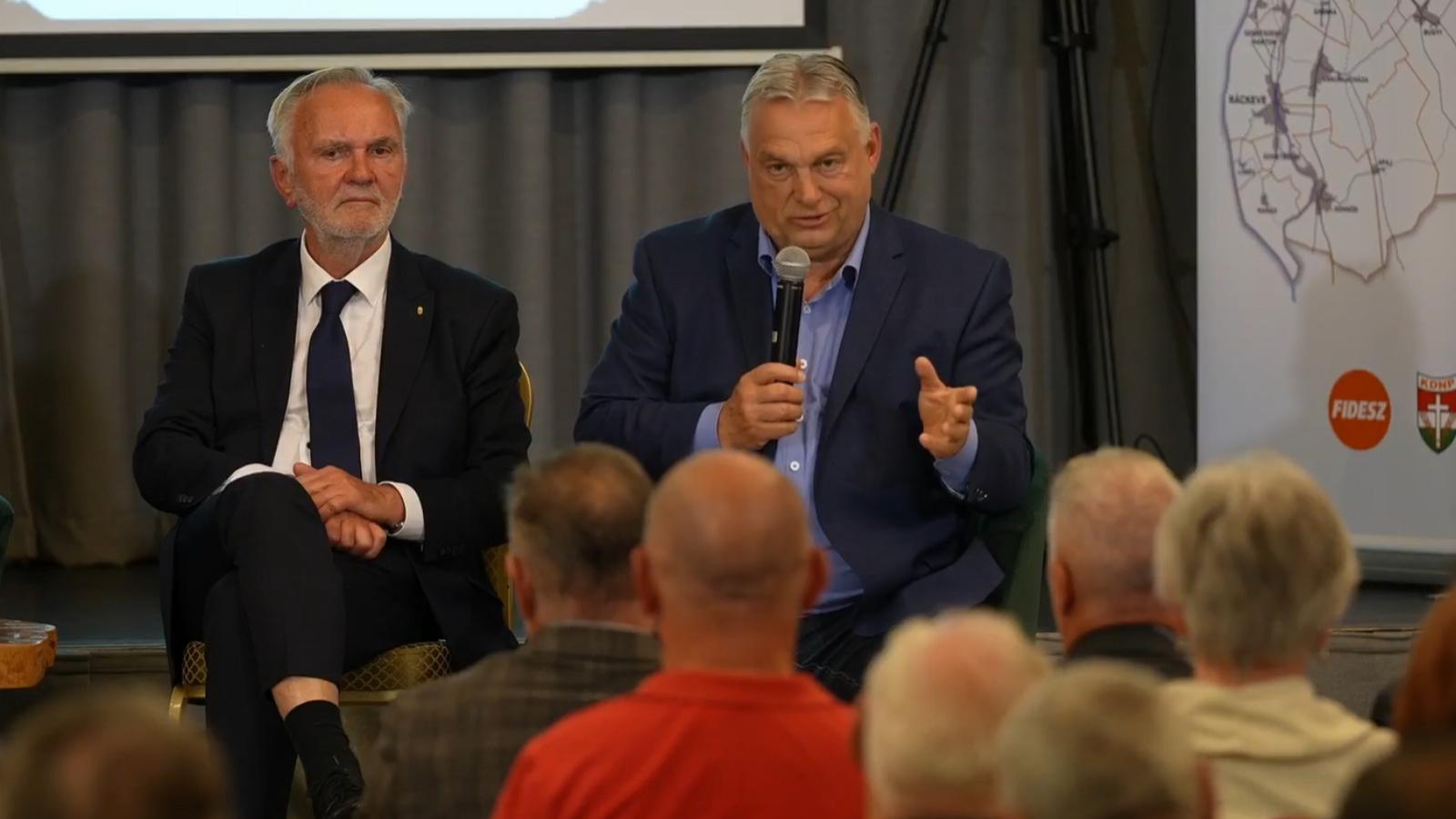 Pánczél Károly és Orbán Viktor kedden a ráckevei lakossági fórumon