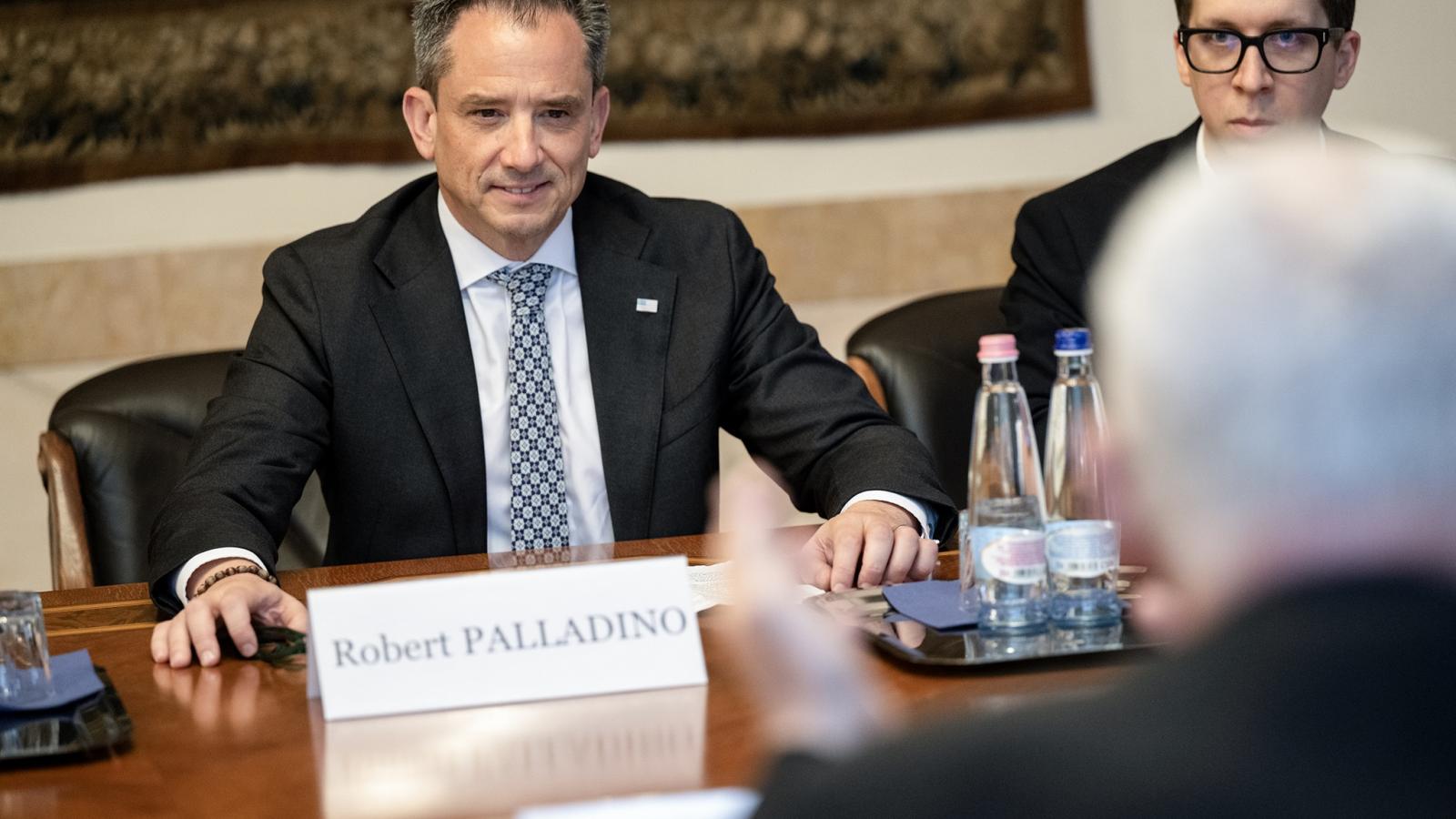 Robert Palladino - Korábbi felvétel 