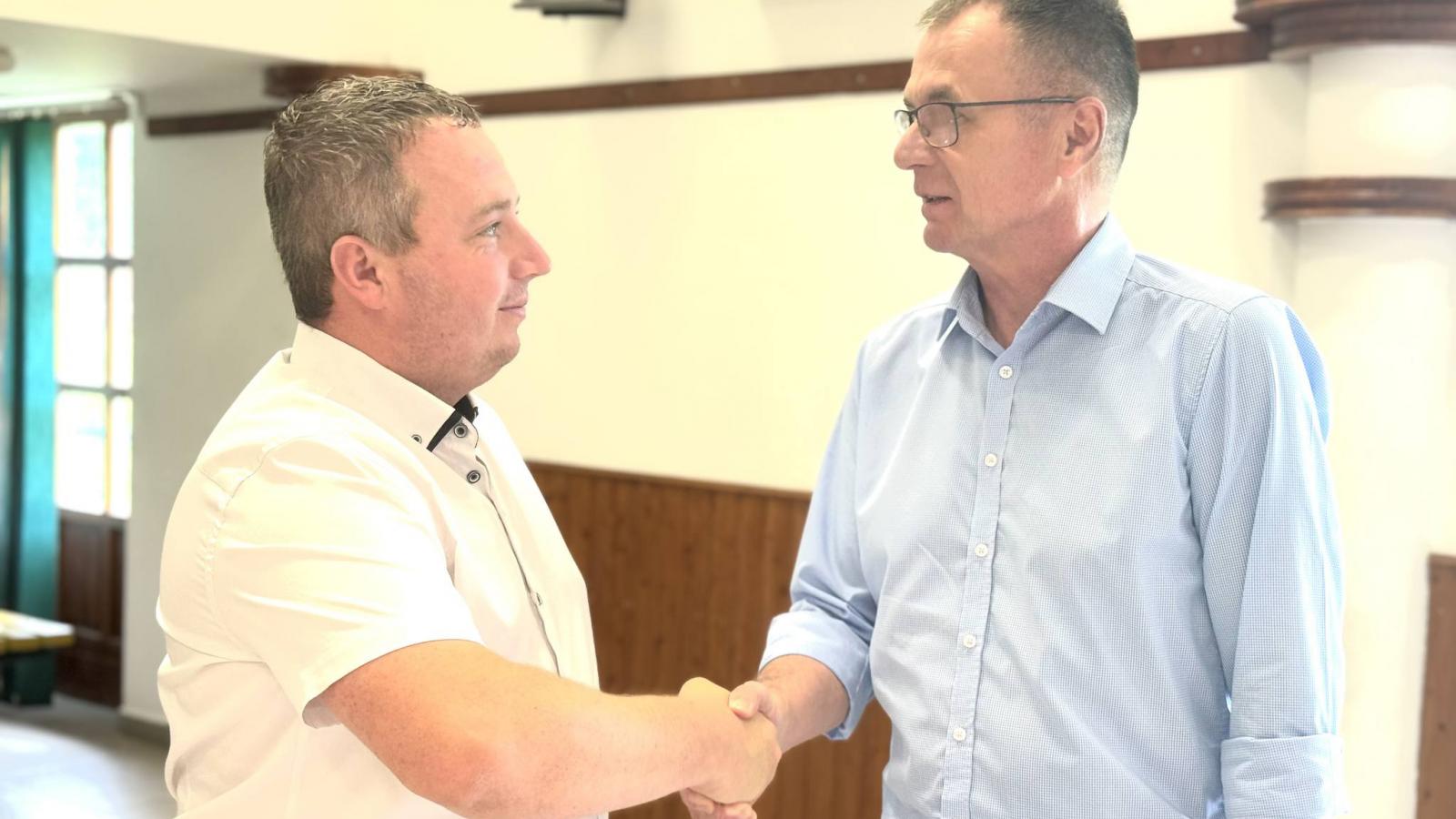 Ivády Zsoltnak gratulál polgármesterré választásához Horváth László későbbi kormánybiztos 