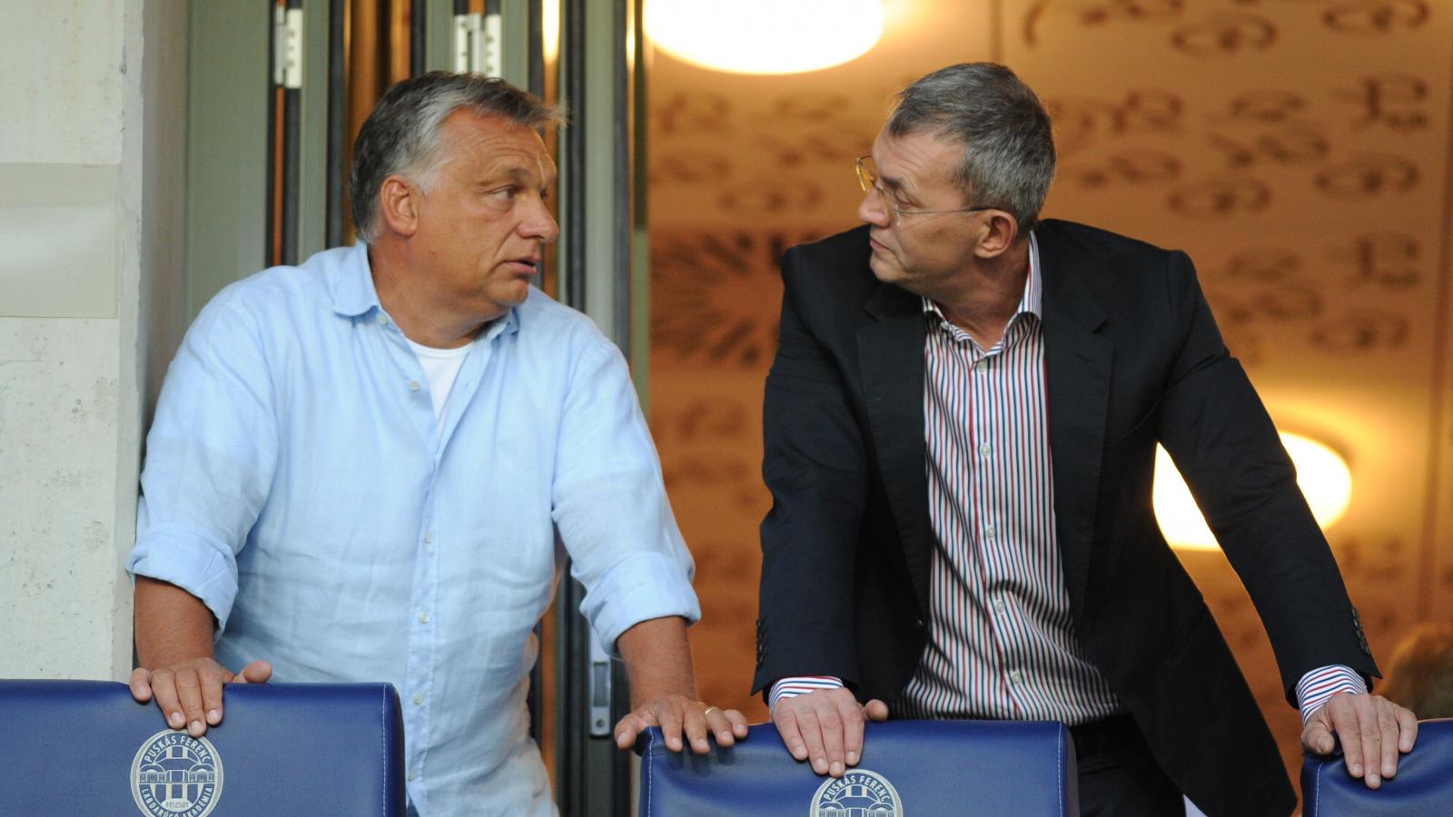Orbán Viktor és Garancsi István a felcsúti VIP-páholyban 2017-ben. 