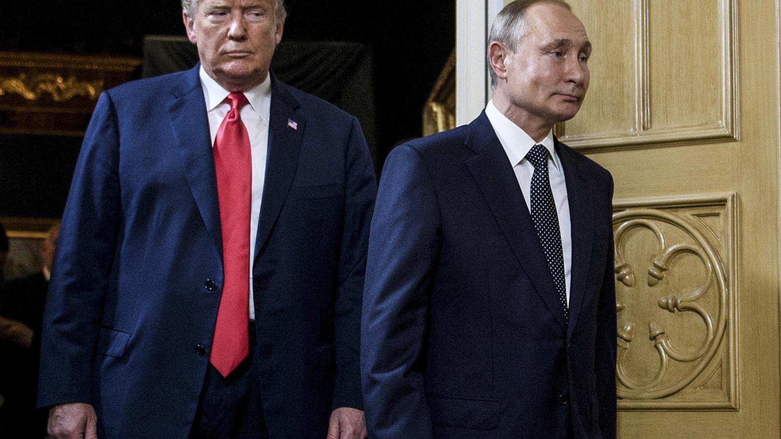 Trump vasárnap rosszallását fejezte ki az orosz eszkalációs lépések miatt, internetes bejegyzésében pedig hozzátette, hogy Putyin elnök „teljesen” megőrült. Ismét bírálta ugyanakkor a megszólalását sürgető Zelenszkijt is