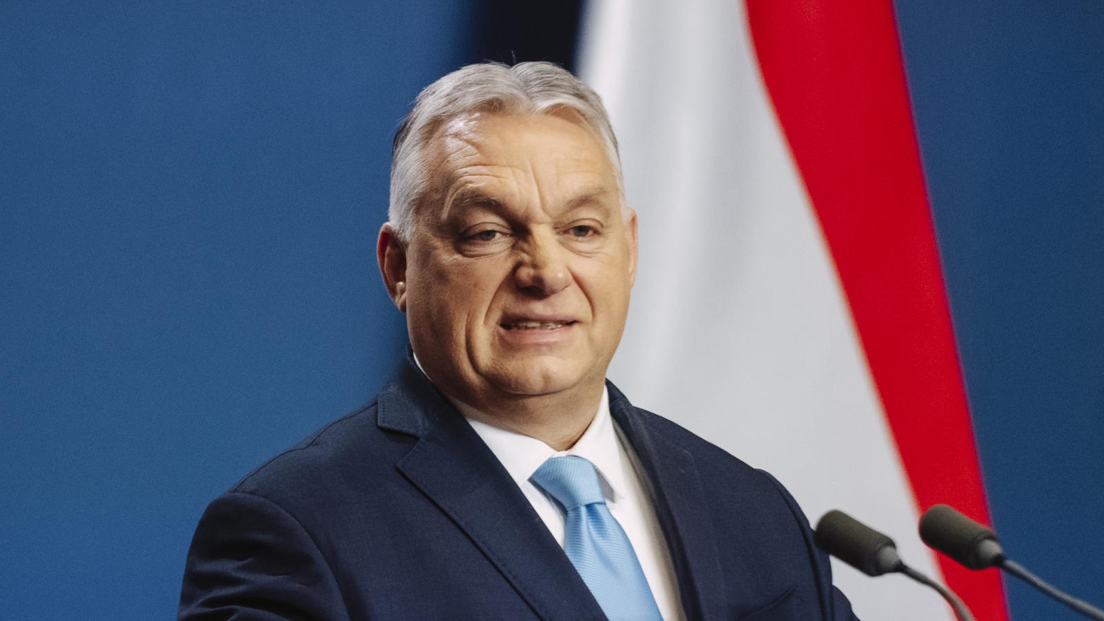 Orbán Viktor mesterterve, hogy azt kommunikálja, nem akar kilépni sem az Európai Unió­ból, sem pedig a NATO-ból, miközben minden lépése arra irányul, hogy a két szervezetből kitessékeljék Magyarországot