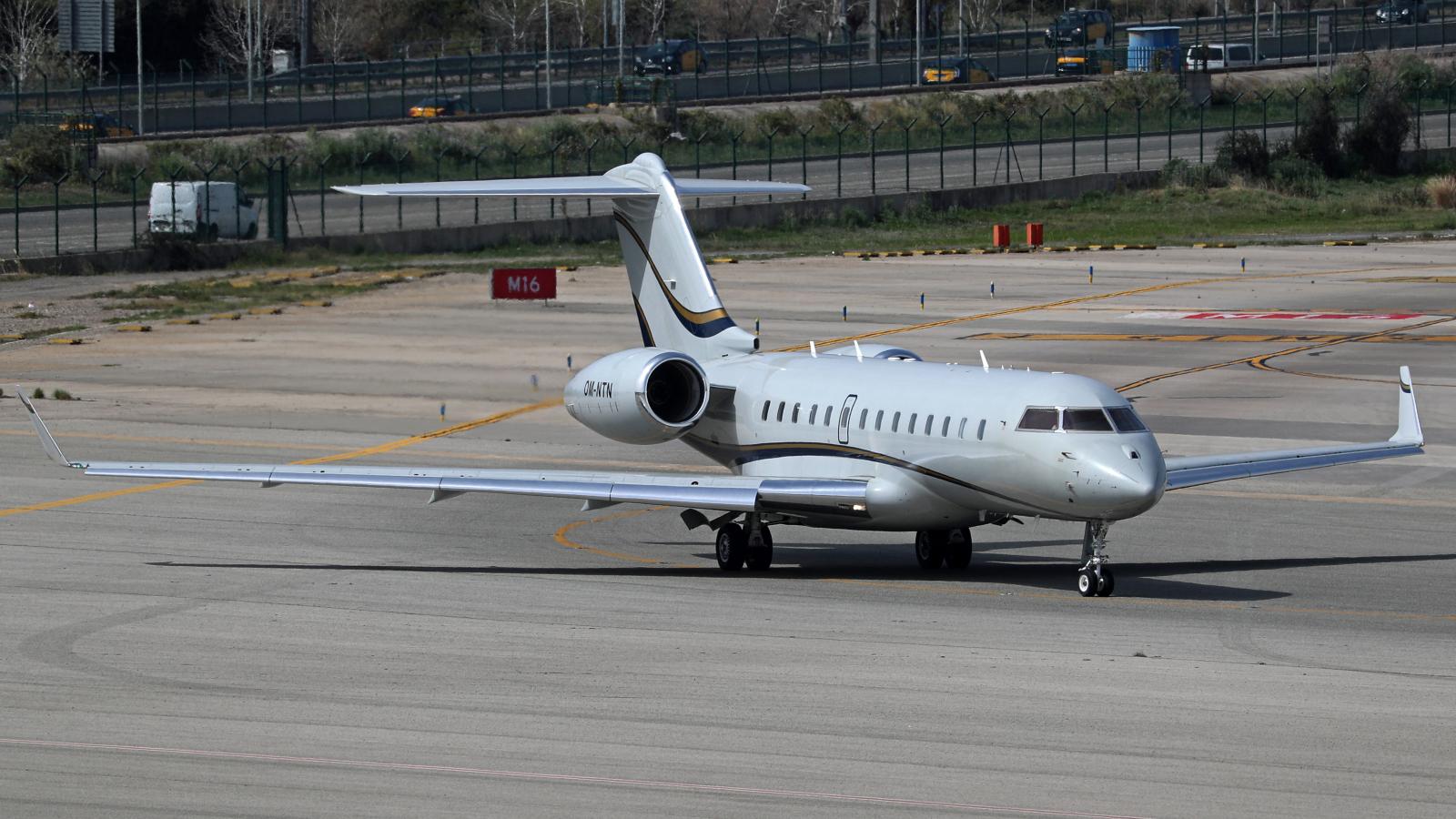 Egy Bombardier Global 5000-es luxusrepülőgép, hasonlóval bővült a NER repülős cégének flottája.