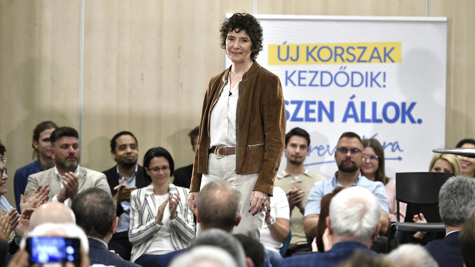 Dobrev Klára, a DK egyedüli elnökjelöltje a kampányindítóján