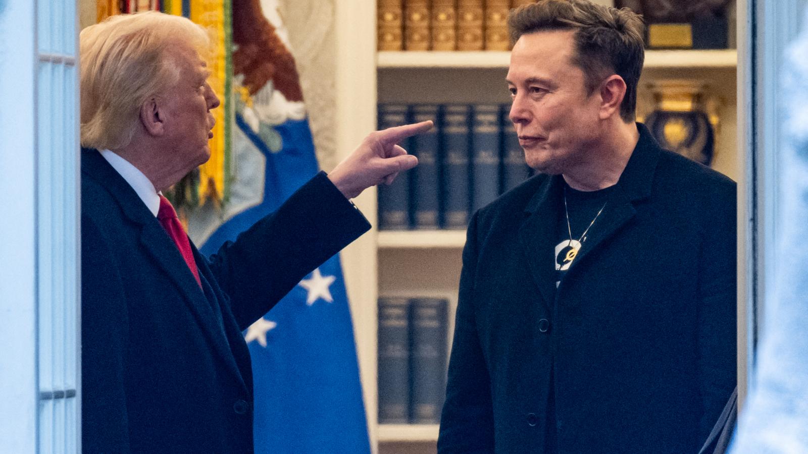 Donald Trump és Elon Musk a Fehér Ház Ovális Irodájában még 2025. március 14-én