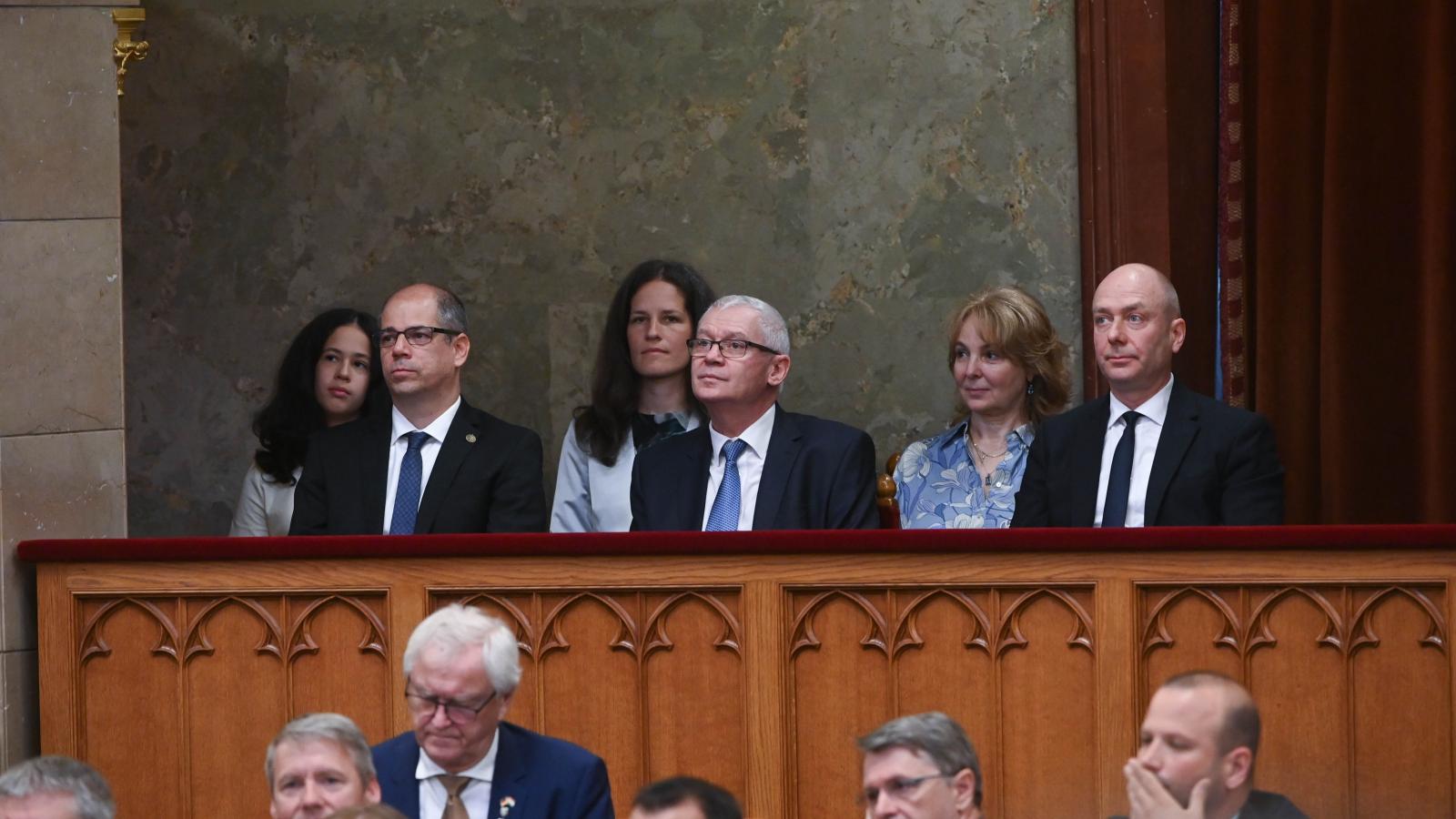Polt Péter alkotmánybíró középen 2025. június 11-én
