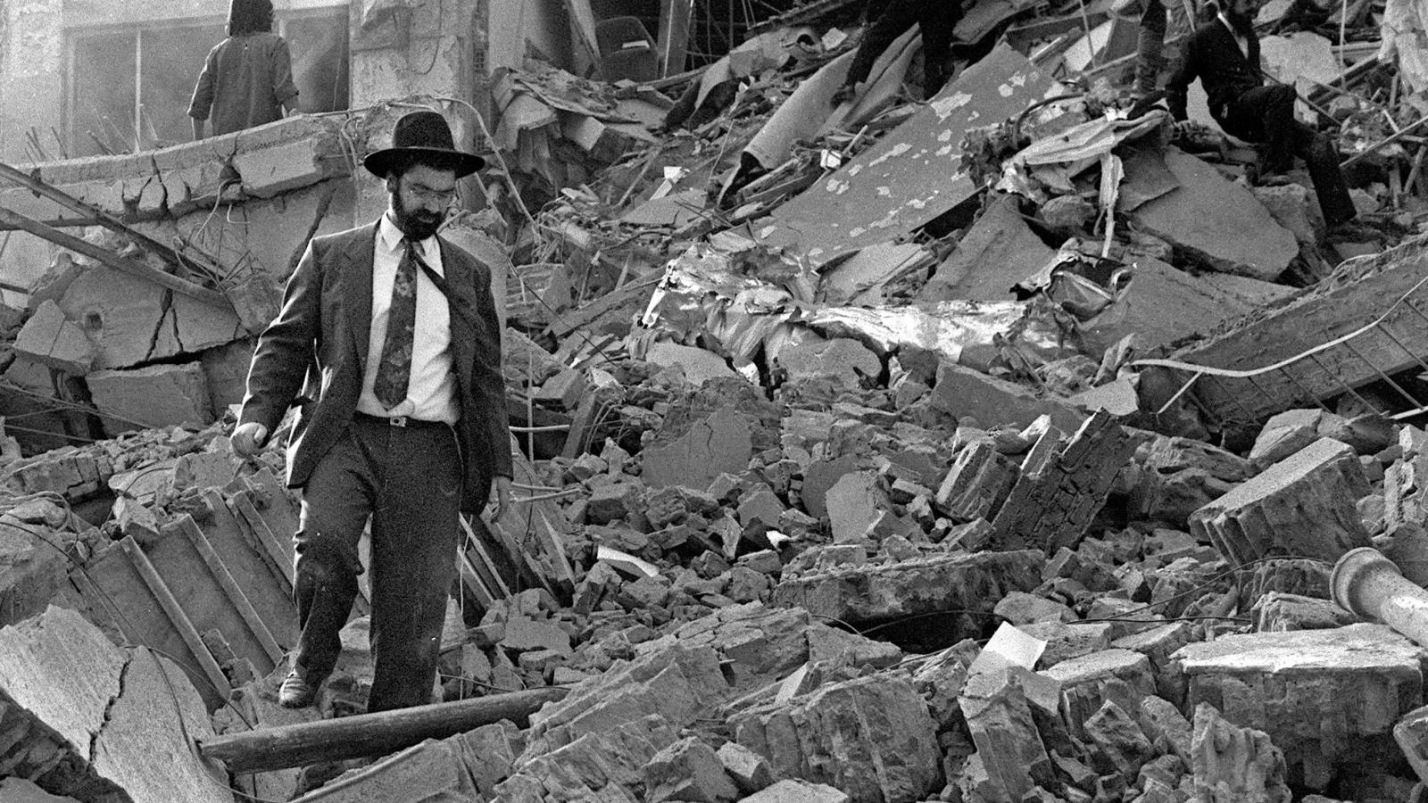  Argentína történetének leghalálosabb bombázása volt az 1994-es merénylet az Argentin Izraelita Kölcsönös Egyesület székháza elleni támadás, amit a legfelsőbb iráni vezetés jóváhagyásával hajtottak végre