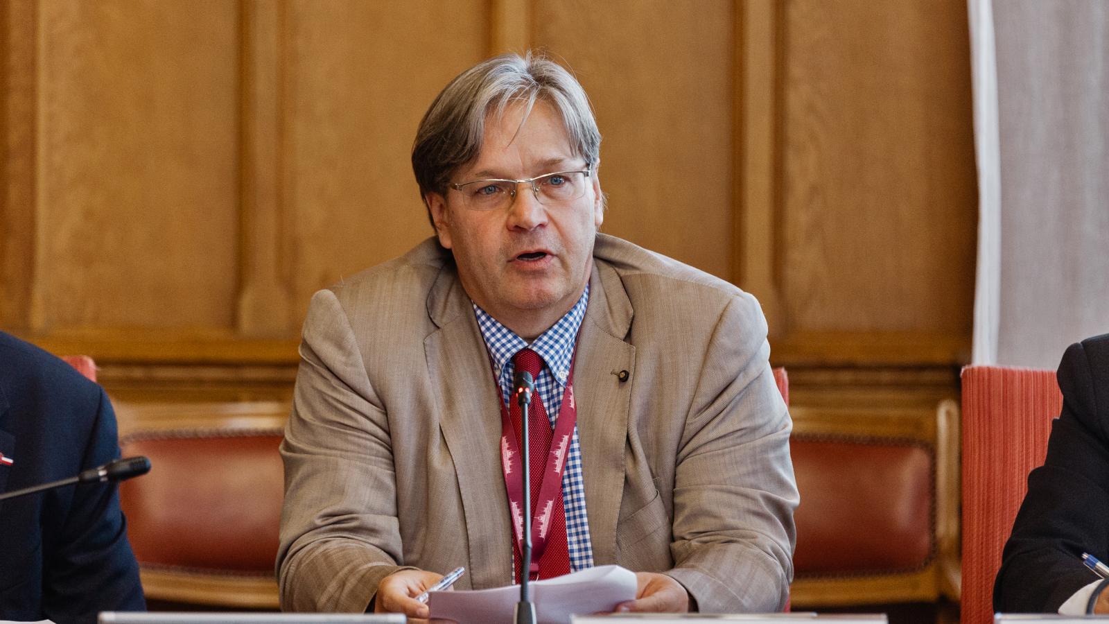 A pártügyész. Vejkey Imre biztos abban, hogy a KDNP a Fidesszel bajtársi szövetségben folytatja Szent István ország­építő nagy művét