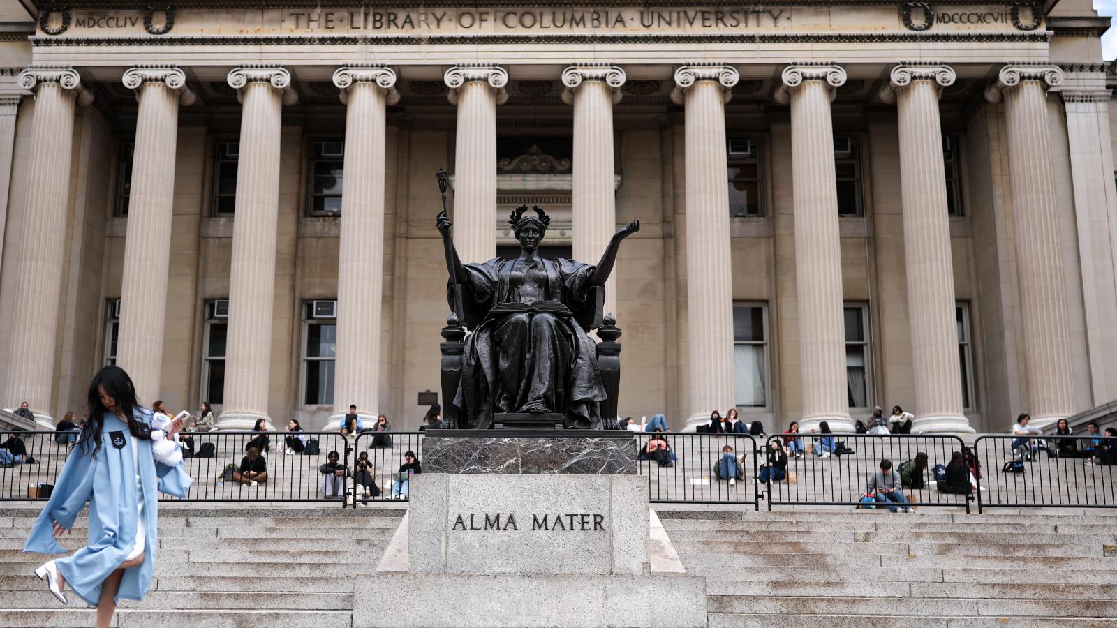 Diákok a Columbia Egyetem campusán 2025. április 14-én
