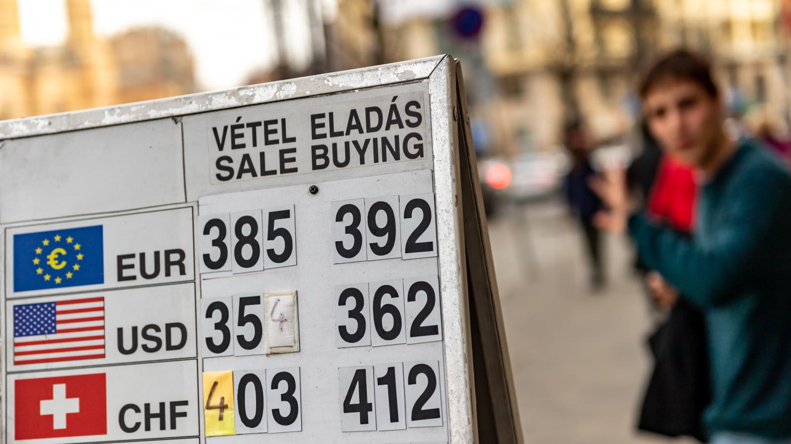 A Barclays a forint erősödése melletti pozíciók felvételét javasolja