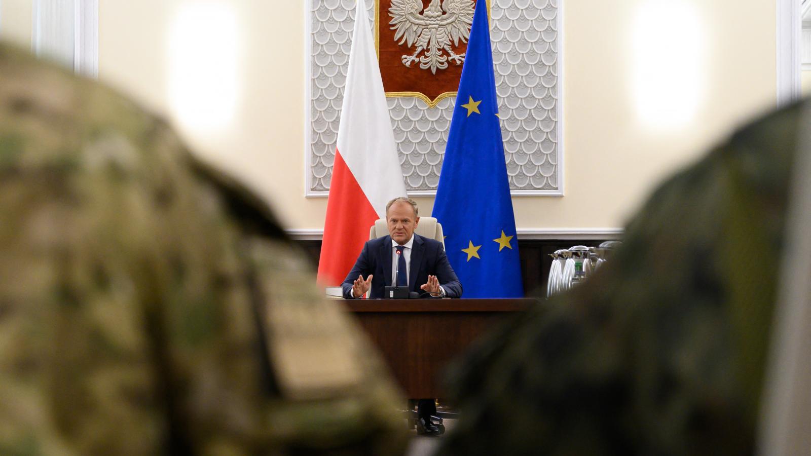 Donald Tusk a rendkívüli lengyel kormányülésen szeptember 10-én 