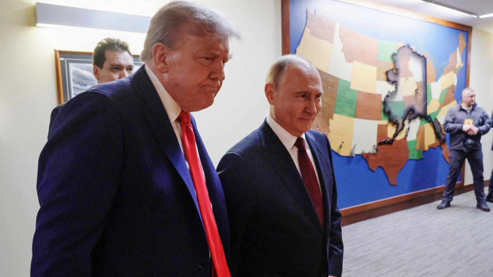 Donald Trump és Vlagyimir Putyin Alaszkában augusztus 15-én 