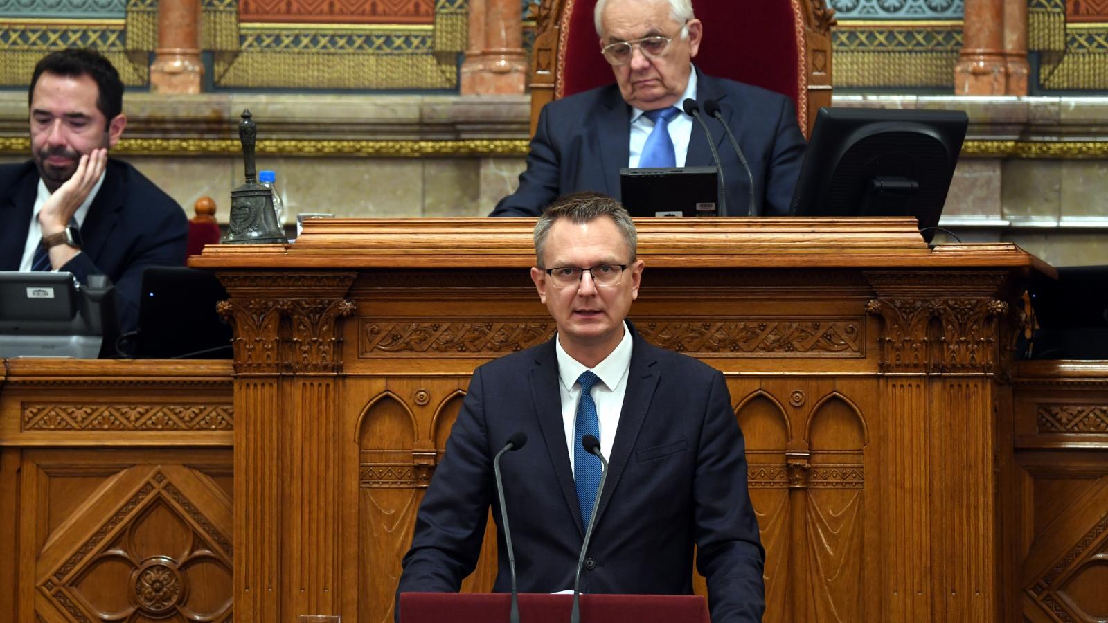 Rétvári Bence az Országgyűlés plenáris ülésén szeptember 30-án 