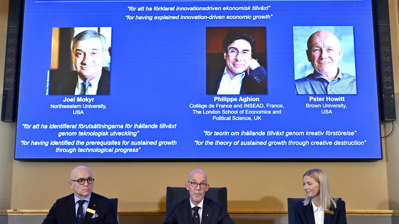 A közgazdasági Nobel-díj odaítélését bejelentő sajtótájékoztató Stockholmban október 13-án 