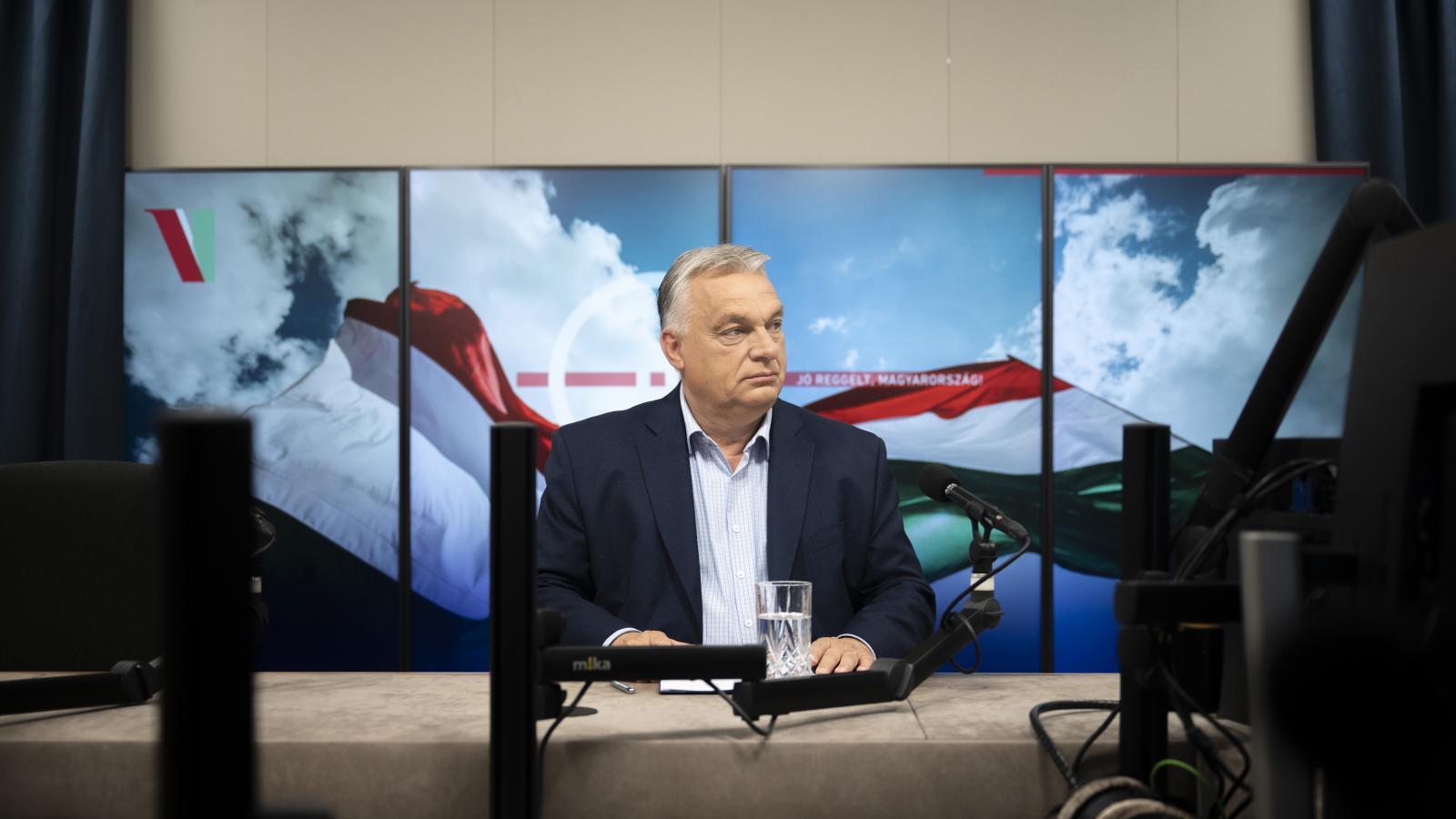 Orbán Viktor miniszterelnök a Kossuth rádió stúdiójában 2025. július 4-én