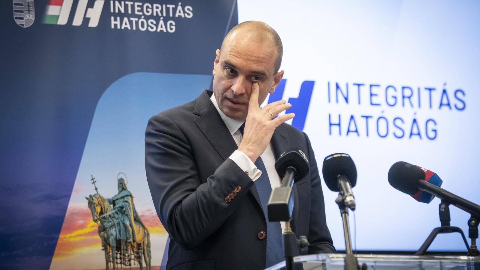 Biró Ferenc felmentését a bíróságon kellett volna kezdeményezni