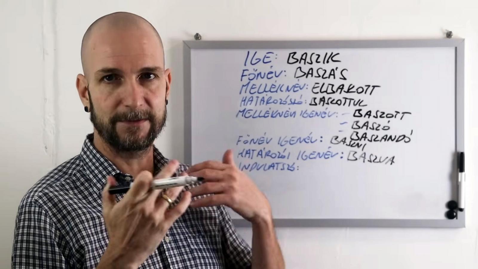 „Ugyanazt a szabályt két különböző szón keresztül bemutattam, két különböző videóban, és a trágár kifejezés tízszeres megtekintést hozott”