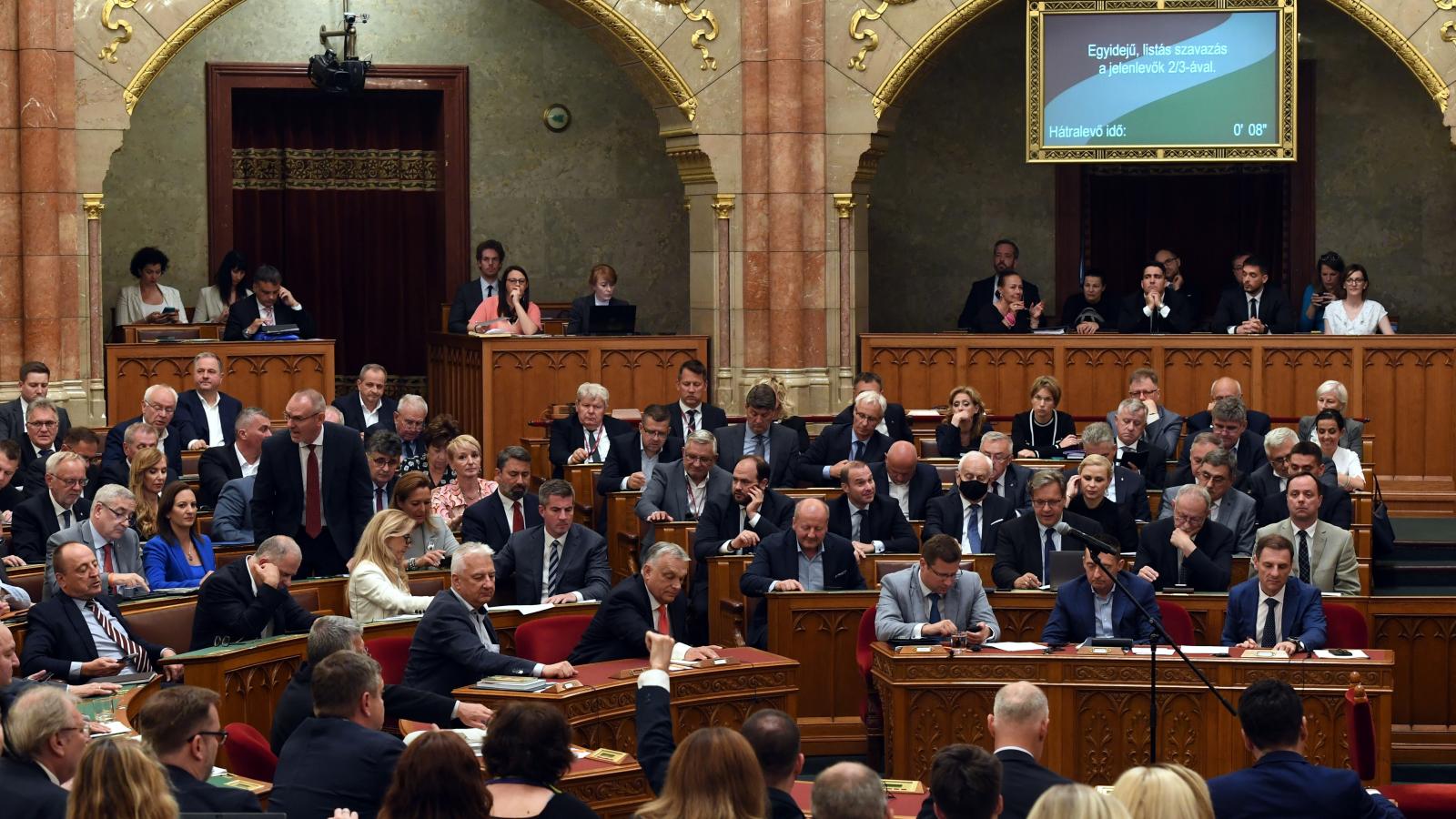 Nyár elején megszavazták a jövő évi költségvetést a bérfejlesztési forrásokkal