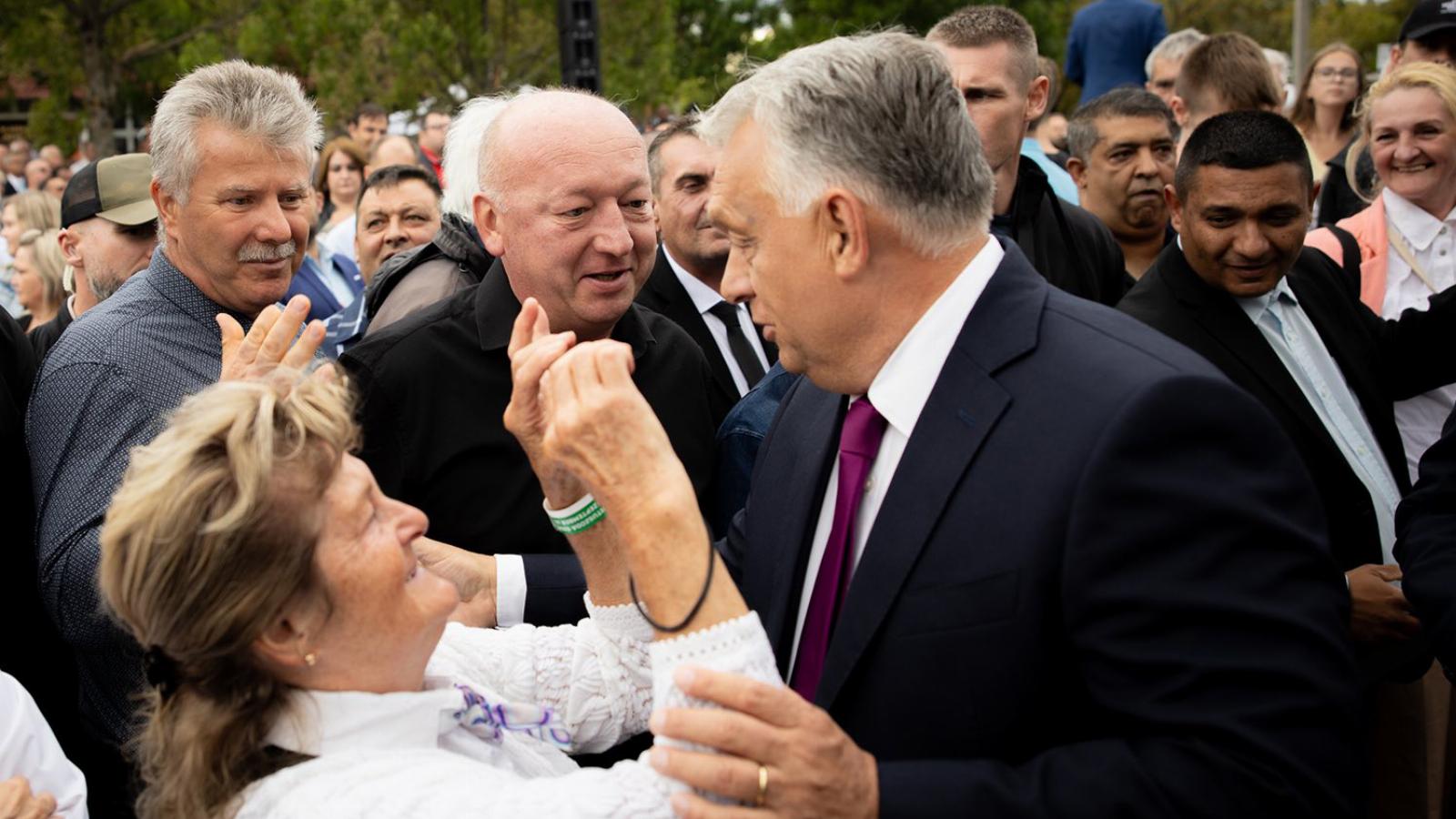 Nagyon fontos a szavazók negyedét kitevő nyugdíjasok megnyerése