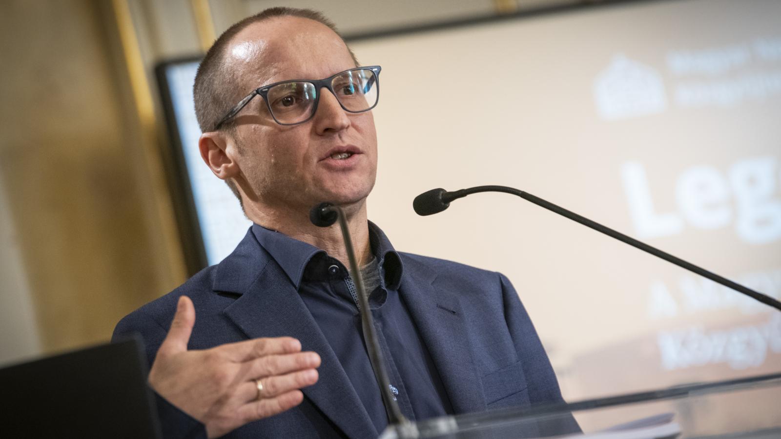 Demeter úgy fogalmazott, hogy már évekkel ezelőtt Orbánhoz szegődött