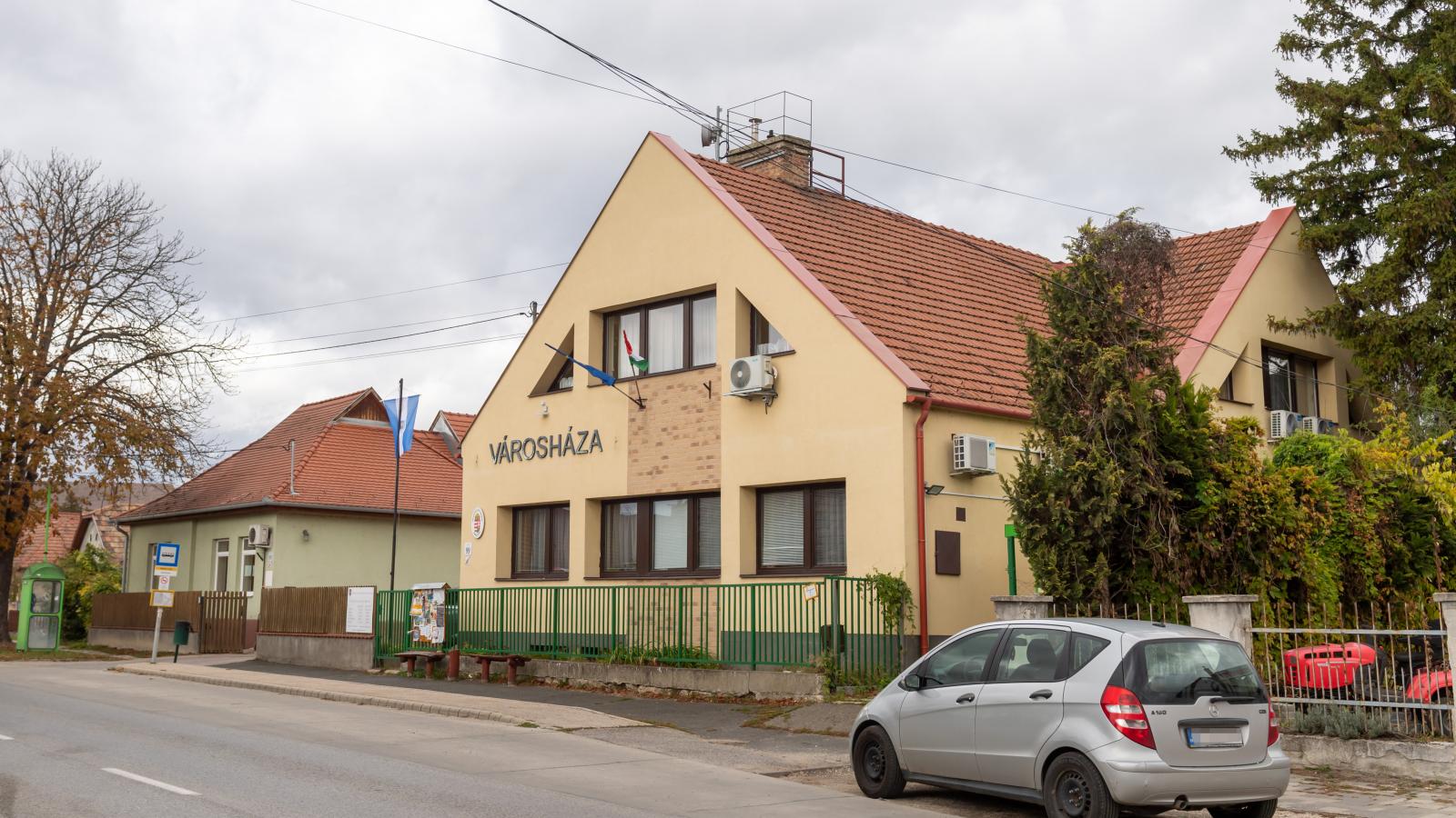 A helyi Tisza Sziget is lép Nagy Feró „lefokozása” érdekében