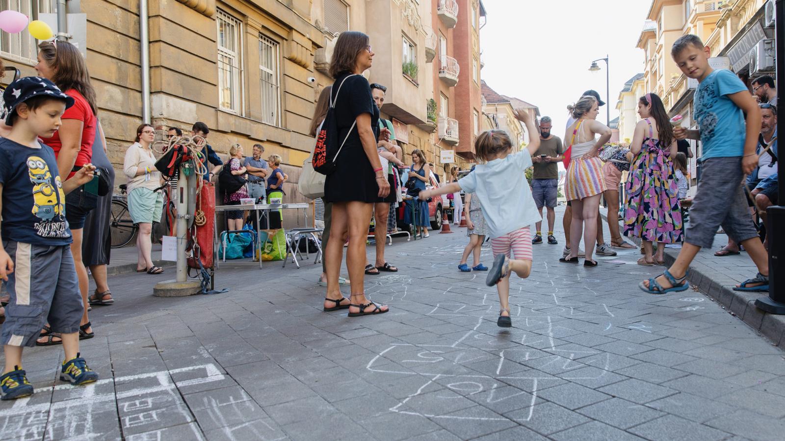 Szomszédünnep a Keleti Károly utcában 