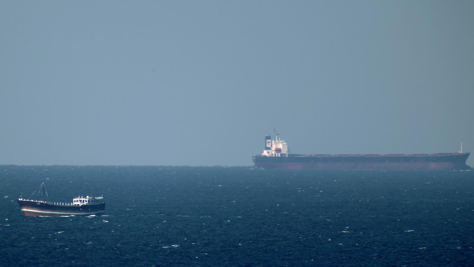 Illusztráció. Tankerhajó a Hormuzi-szorosnál