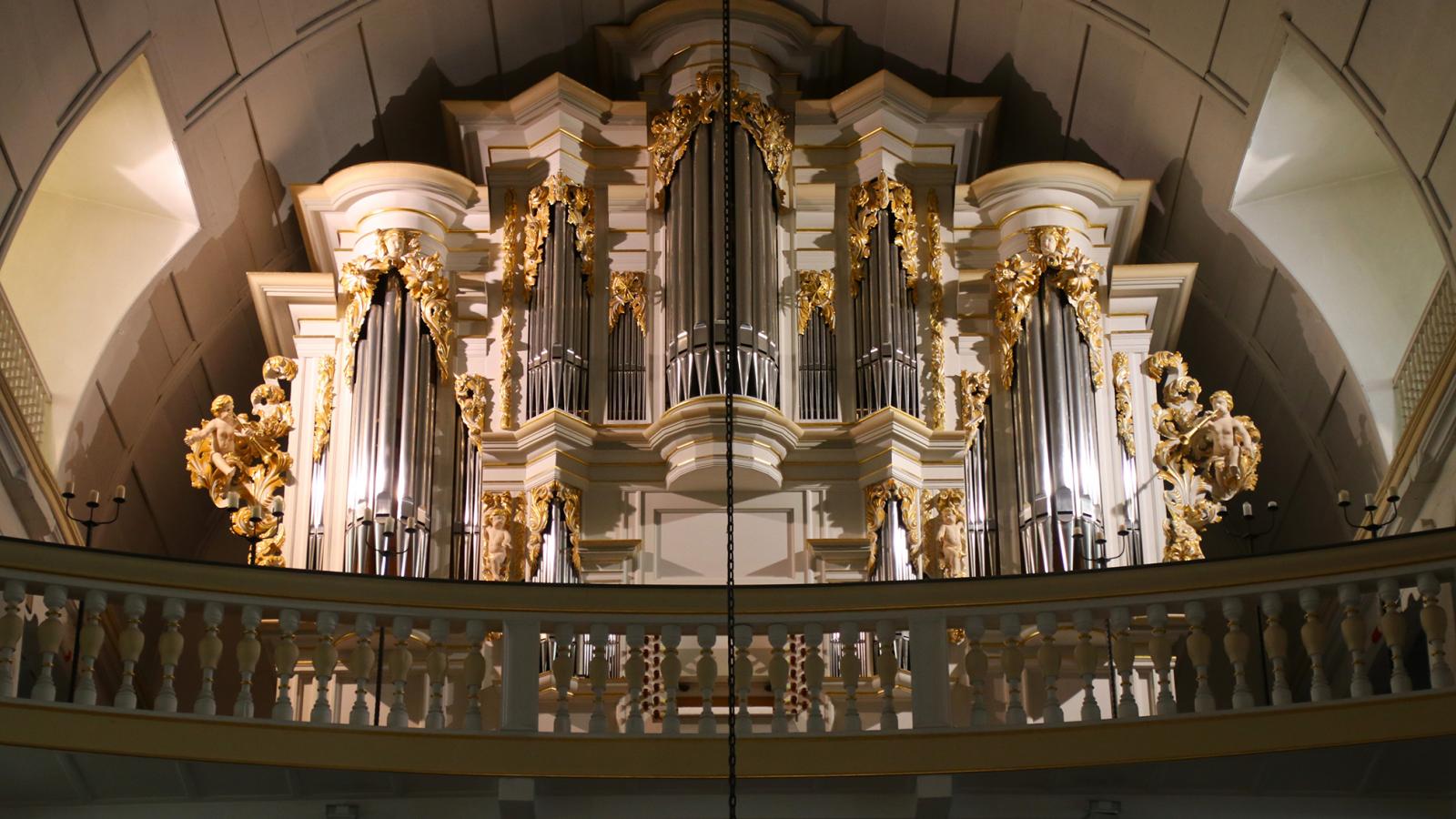 Az arnstadti Új templomban kapta a fiatal Bach első állását orgonistaként