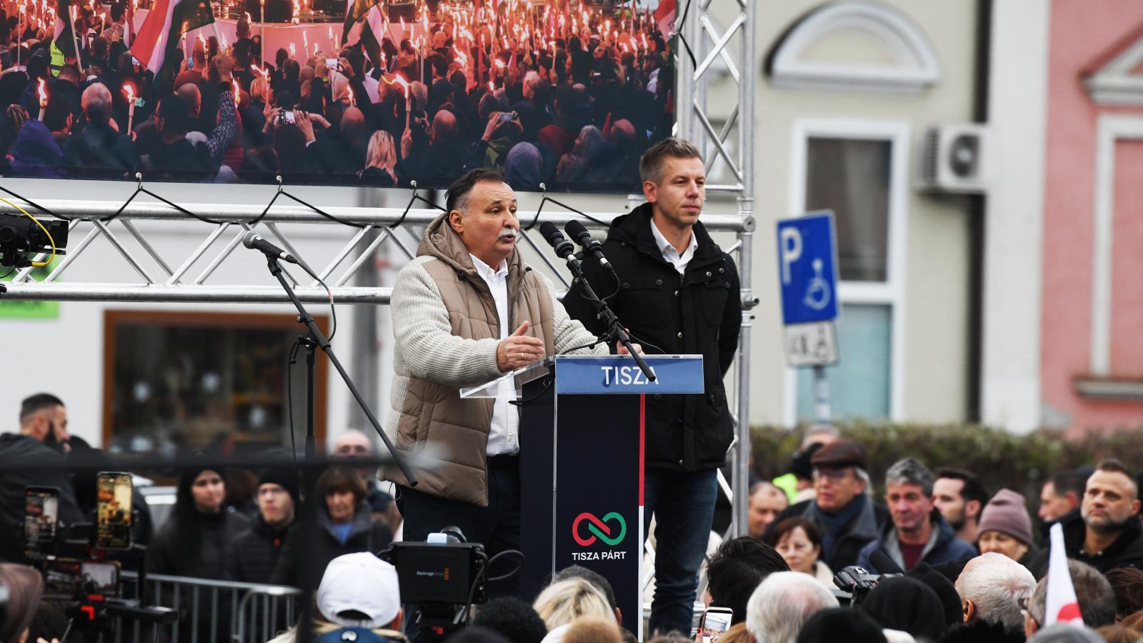 Gajdos László, a Nyíregyházi Állatpark igazgatója, a Tisza Párt nyíregyházi országjárásán.