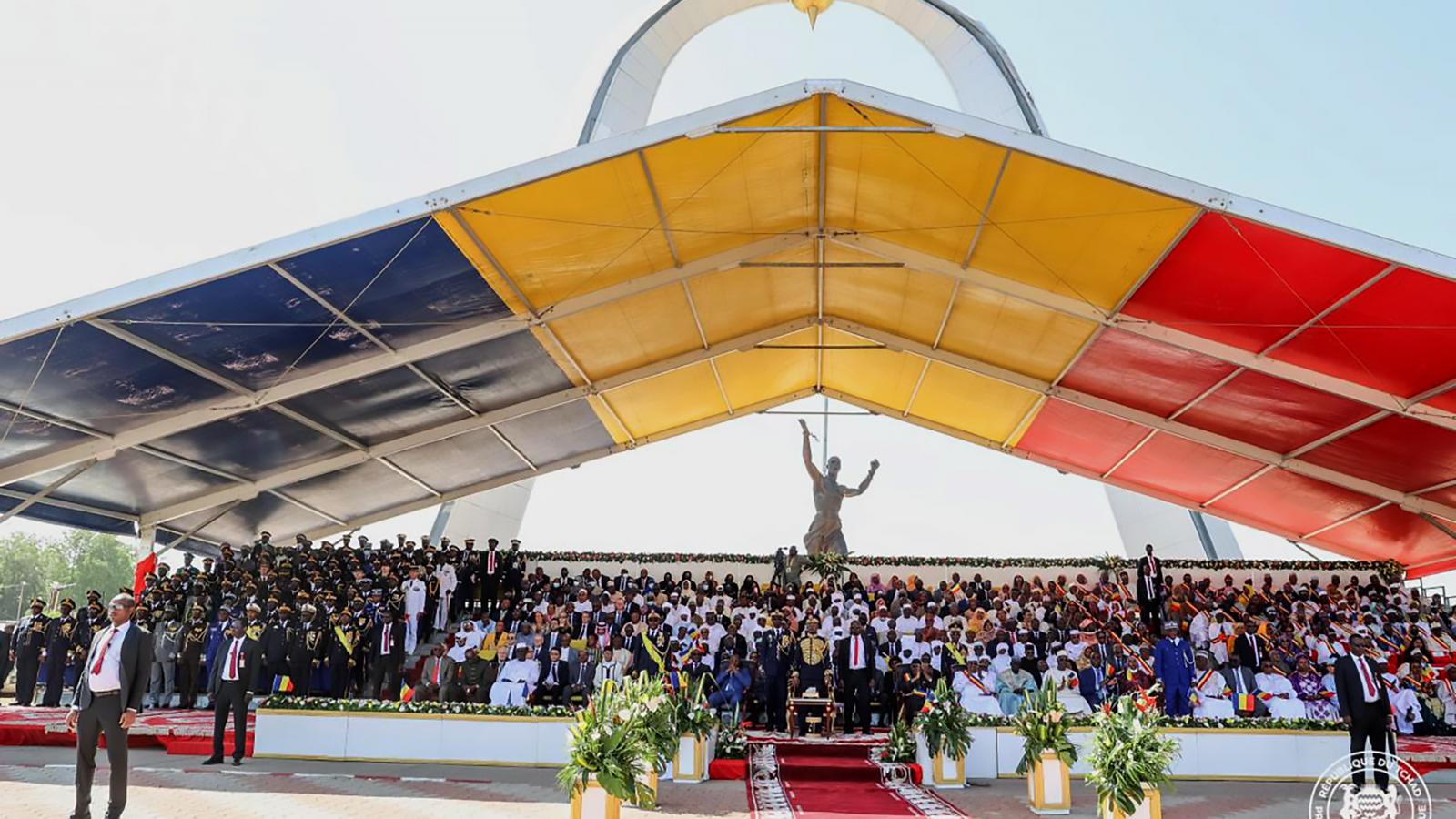 A csádi diktátor díszszemléje