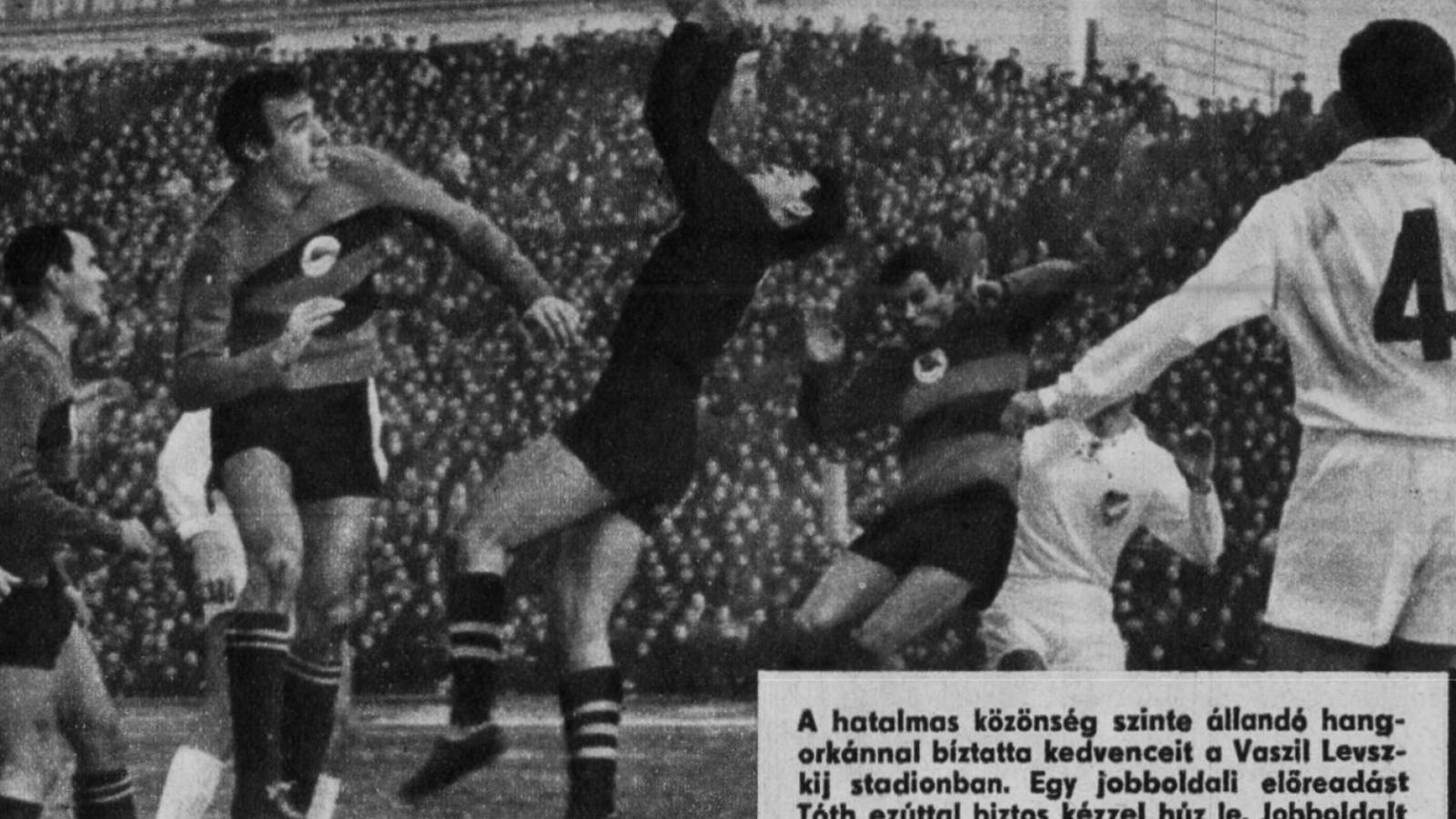  Az 1964-es szófiai mérkőzés egy jelenete – az abban az évben 60 éves Győri ETO akkortájt a legszebb napjait élte