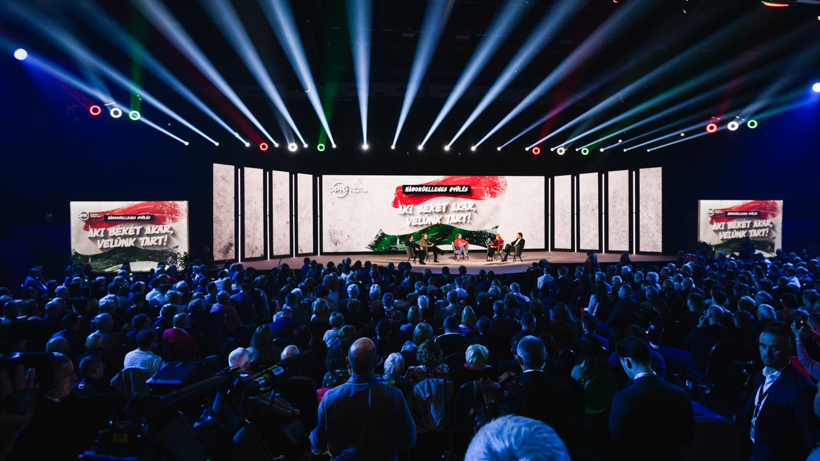 A Digitális Polgári Körök békegyűlése Kecskeméten december 6-án