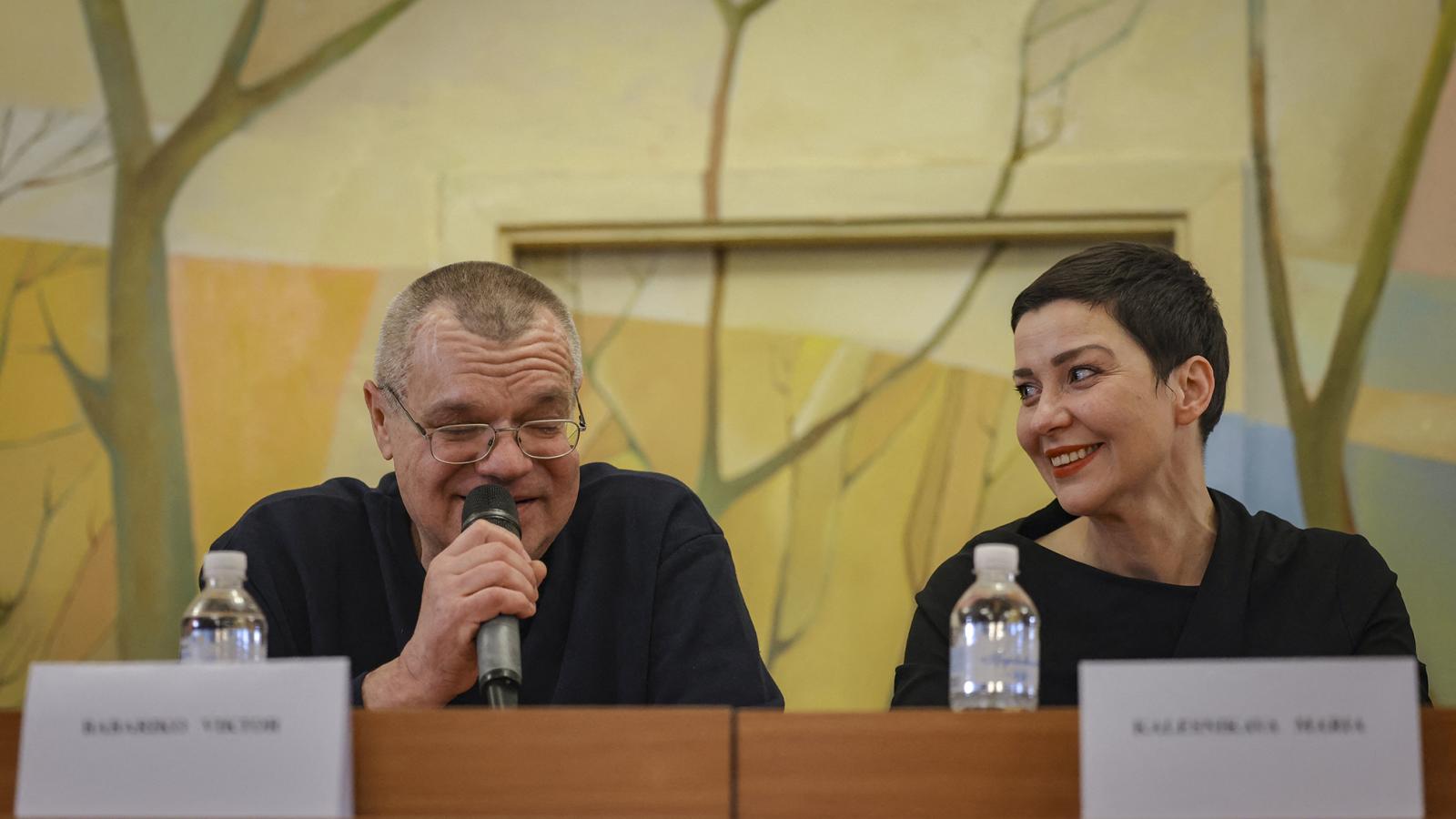 Első sajtótájékoztatójukon Babariko és Kolesznyikova is elhárította, hogy értékelje az ukrajnai háború fejleményeit