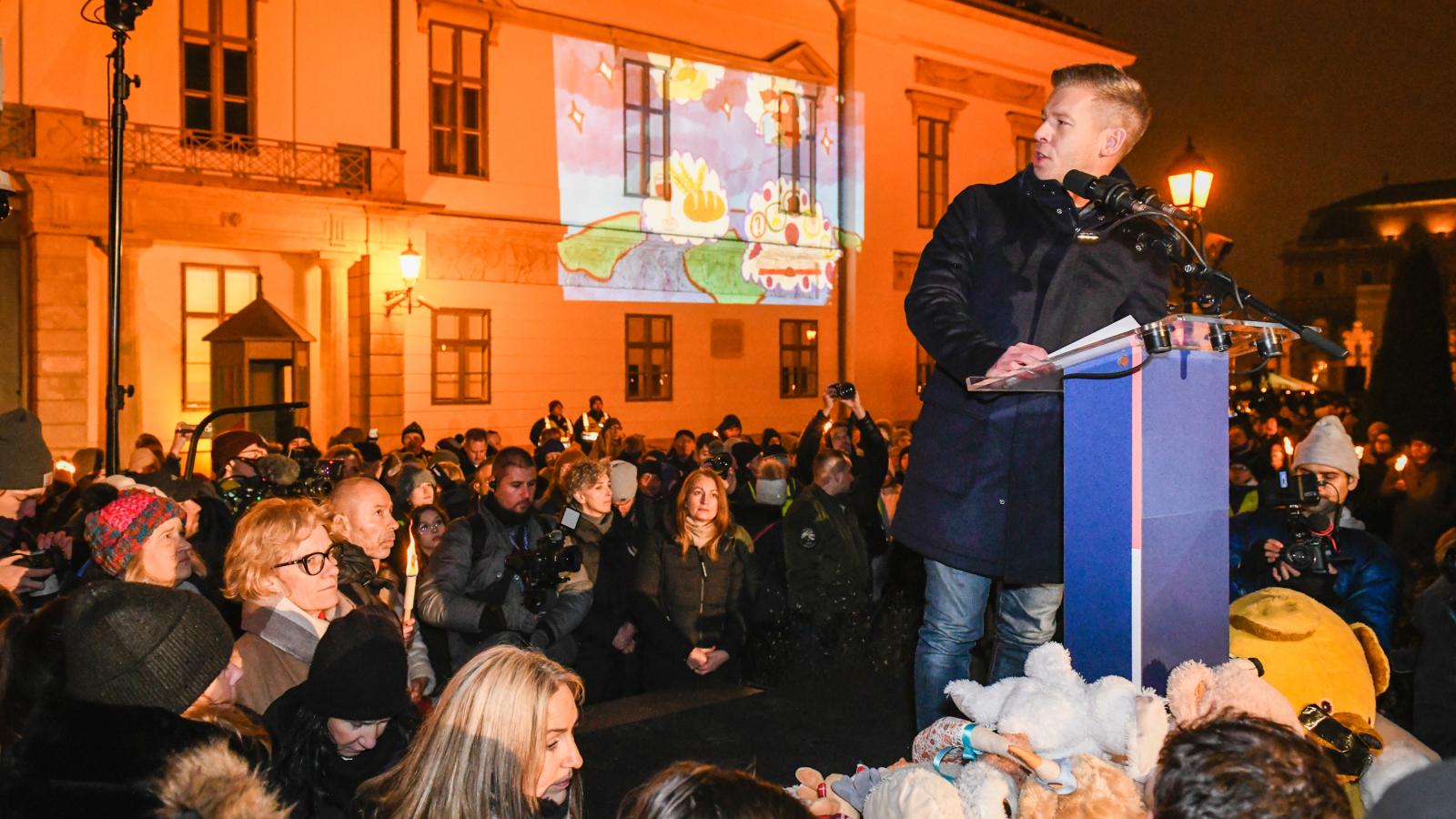 A Tisza Párt demonstrációja a gyermekbántalmazás ellen december 13-án 