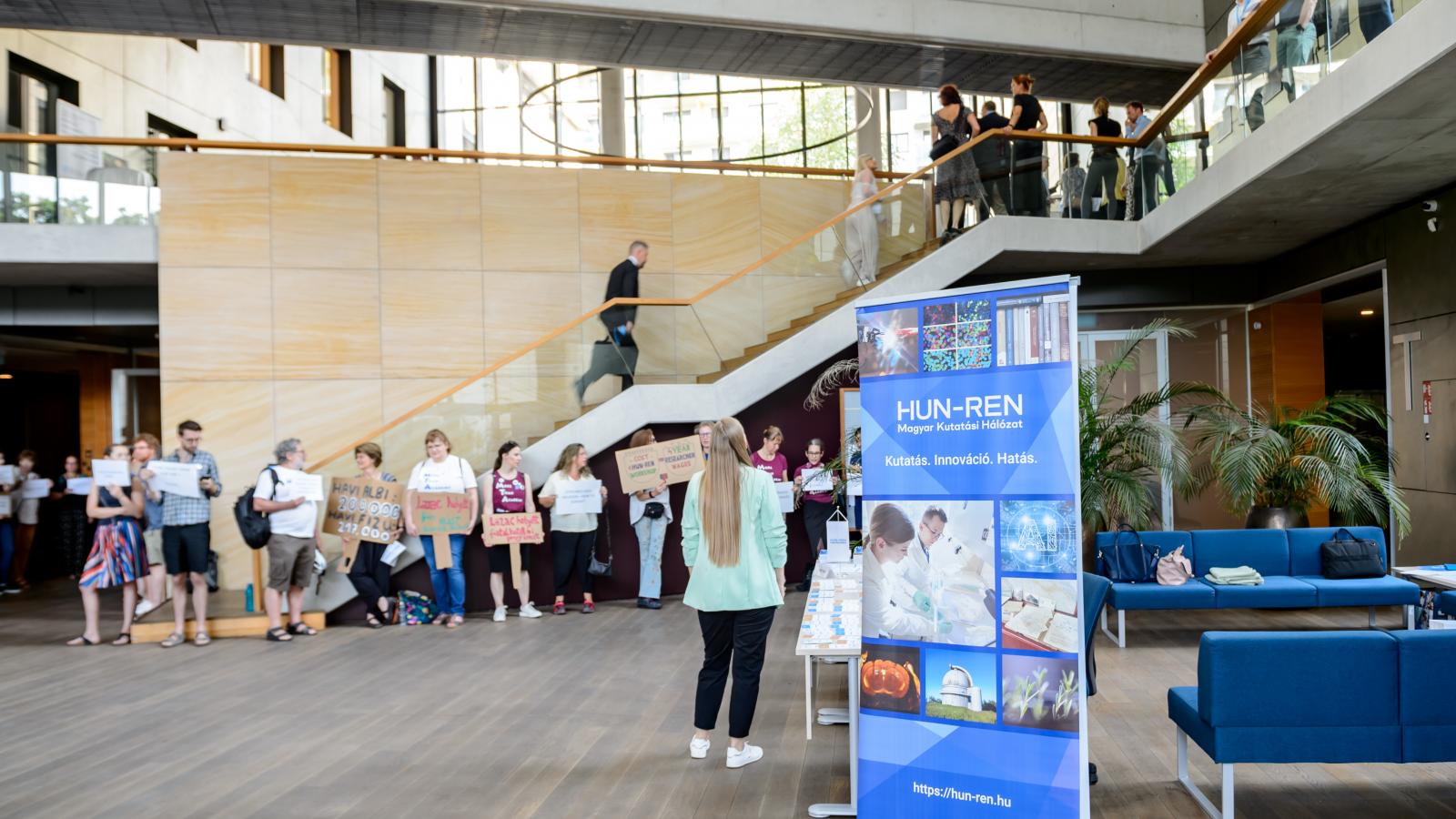 Kutatók egy korábbi tiltakozása.