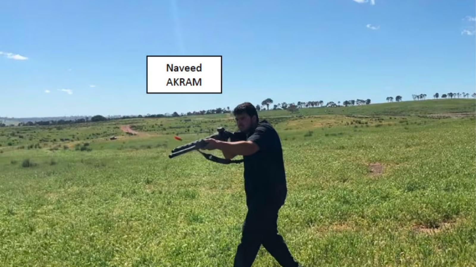 Az ausztrál hatóságok által közzétett felvételen Naveed Akram, az egyik Bondi Beach-i merénylő gyakorlatozik 