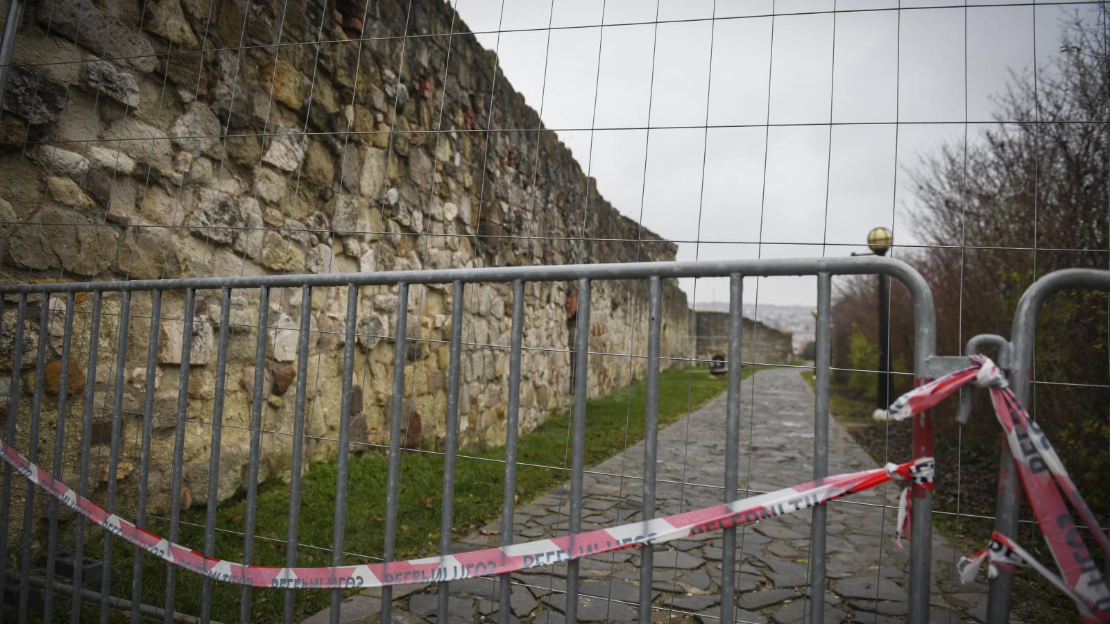 Egri vár. Kissé illúzióromboló látvány