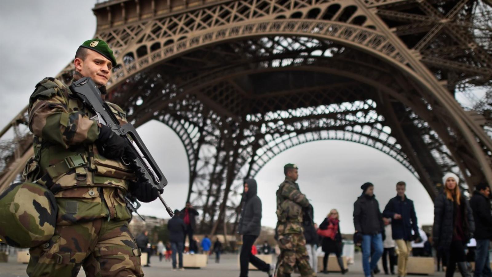 Tízezer katona is segíti a legveszélyeztetettebb objektumok védelmét FOTÓ: EUROPRESS/GETTY IMAGES/JEFF J. MITCHELL