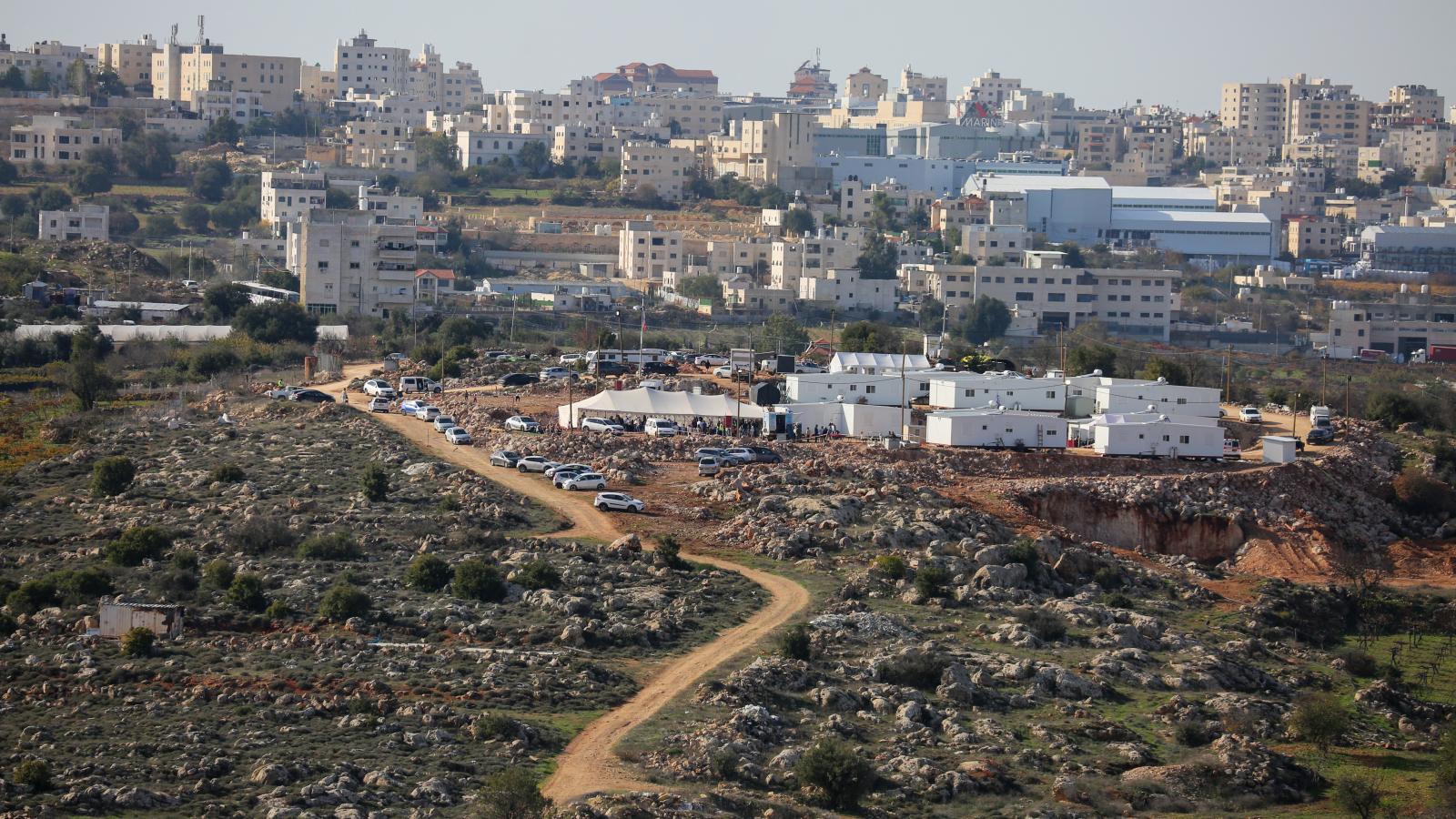 Épülő izraeli telep Ciszjordániában Hebrontól keletre 2025. december 22-én