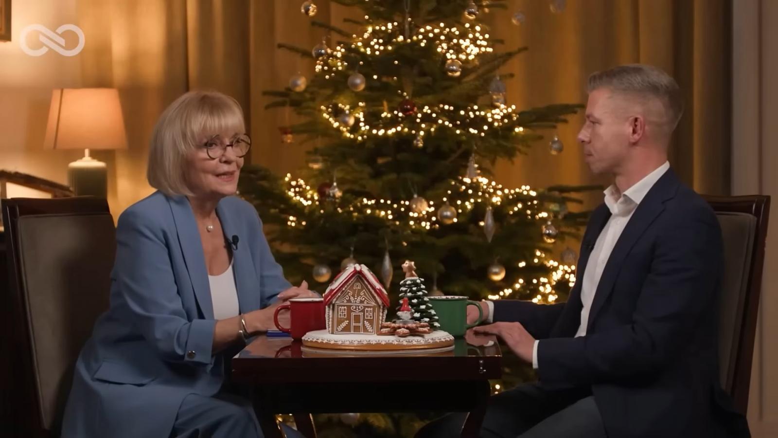 Magyar Péter karácsonyi interjúja Szily Nórával. 