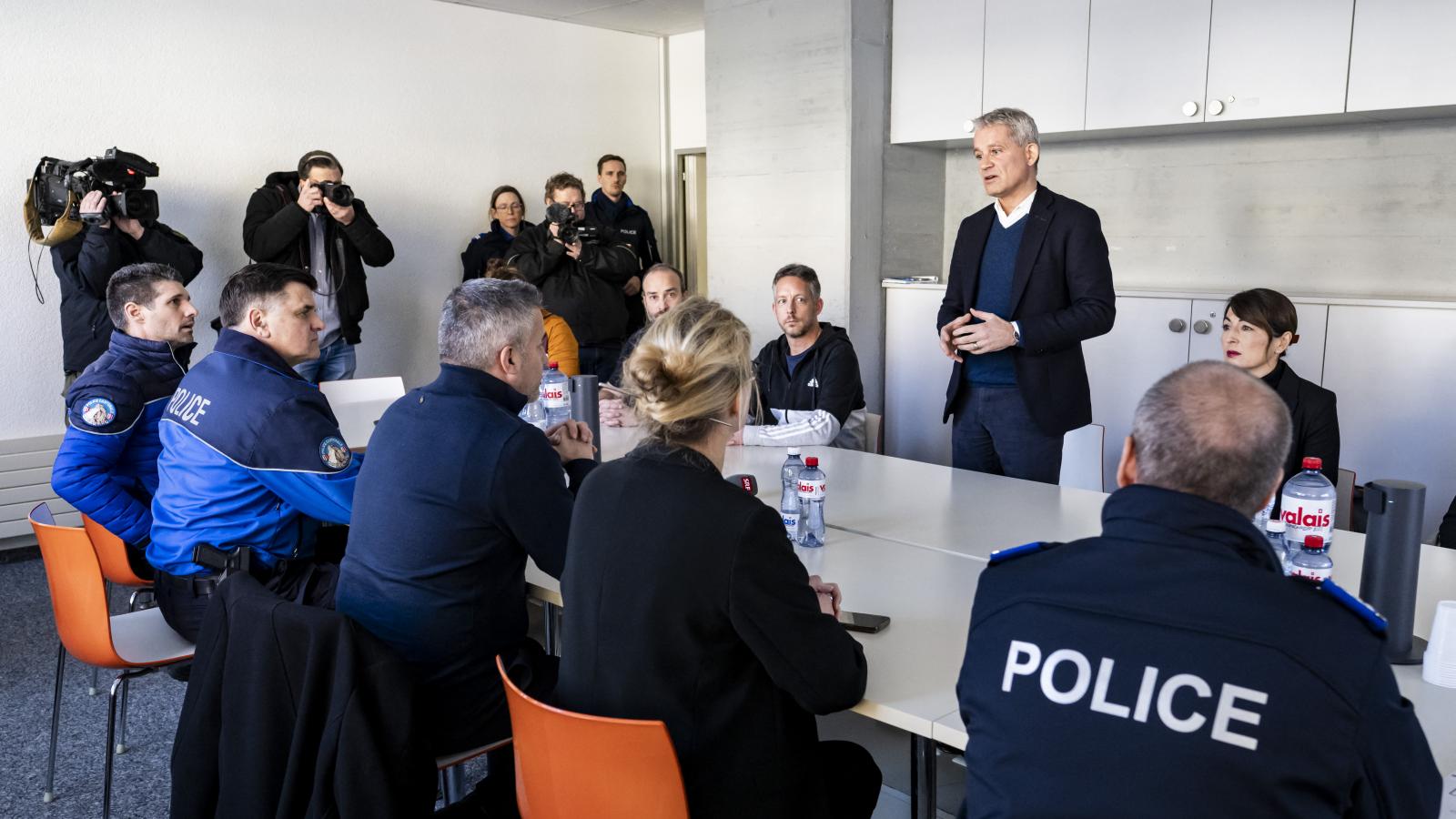 Rendőrségi tájékoztató Wallis kantonban