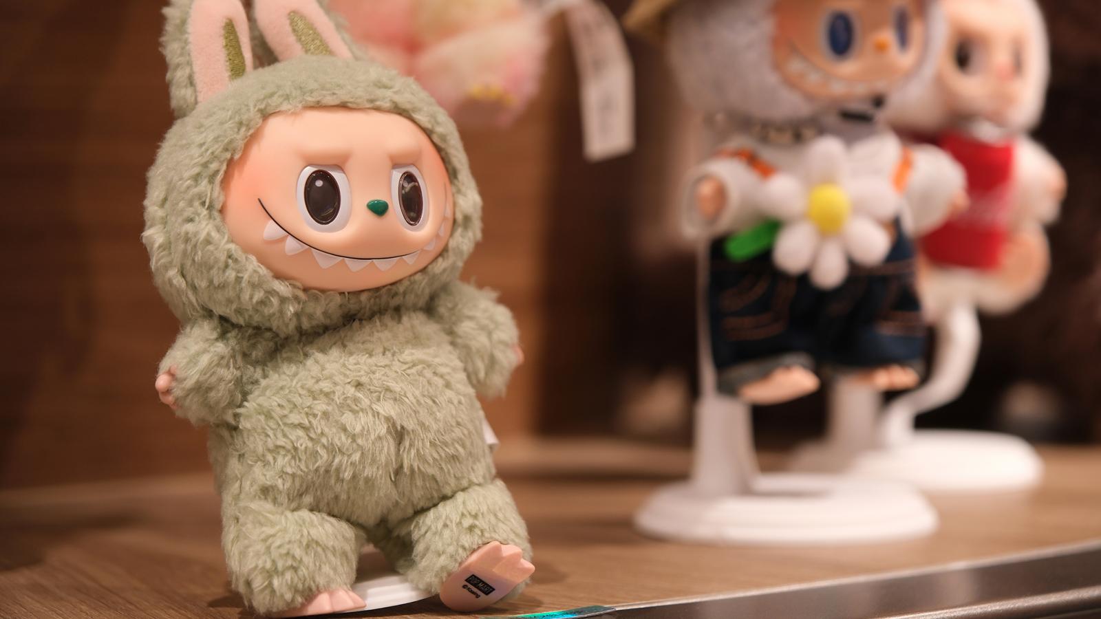 A Labubu már a kibontásával eseménnyé teszi a fogyasztást