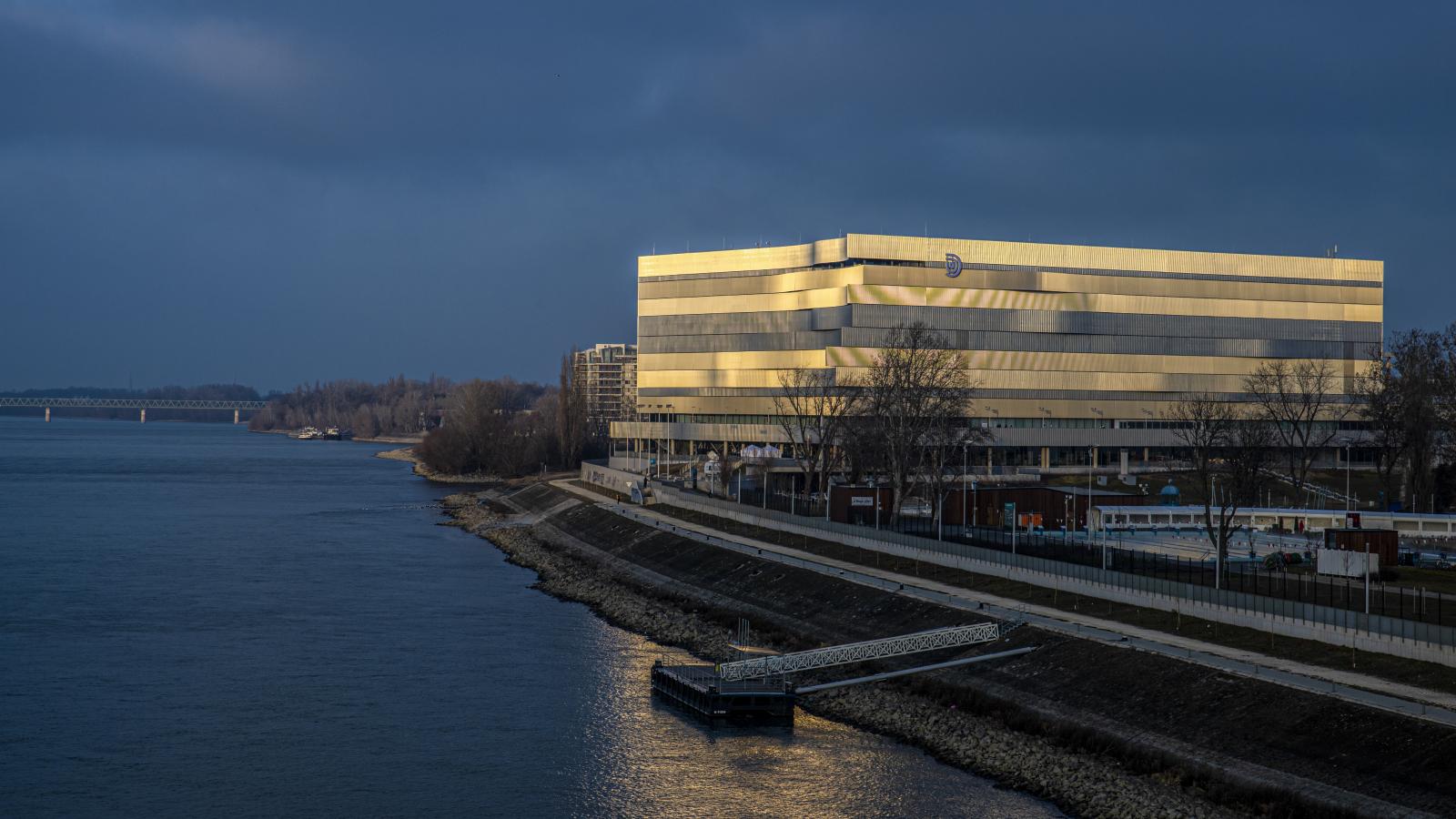 30-40 milliárdból építették a Duna Arénát. 2027-ben az úszószámokat és a vízilabda-mérkőzéseket nem itt rendezik