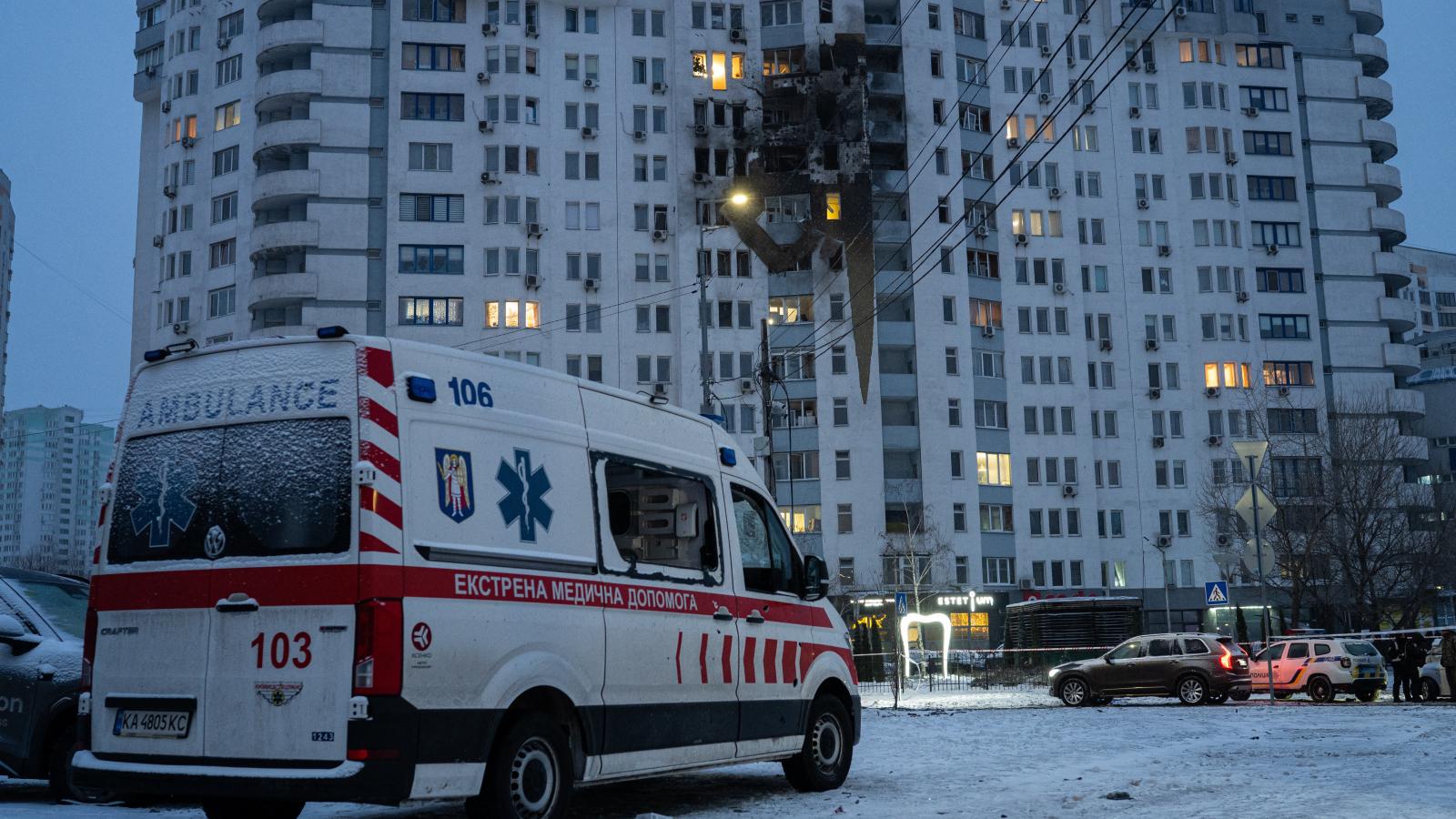 Orosz dróntámadás helyszíne Kijevben, Ukrajnában, 2026. január 9-én.