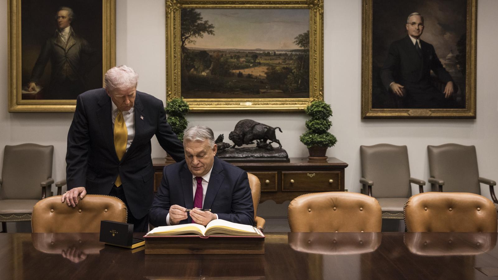 Donald Trump a Fehér Házban fogadta Orbán Viktort 2025. november 8-án