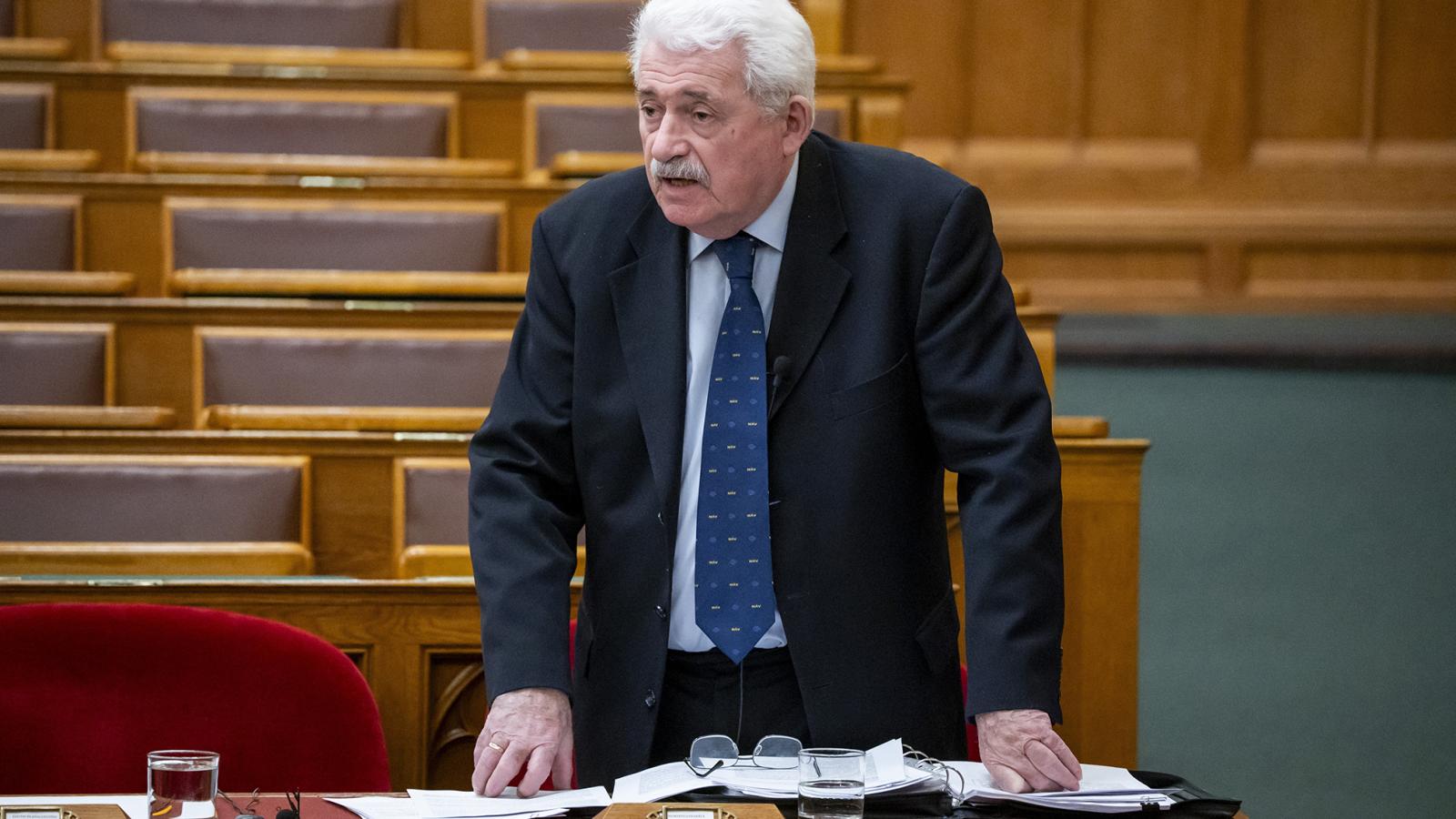 Az államtitkár felmondta a fideszes propagandát a nyugdíjak állítólagos megadóztatásáról